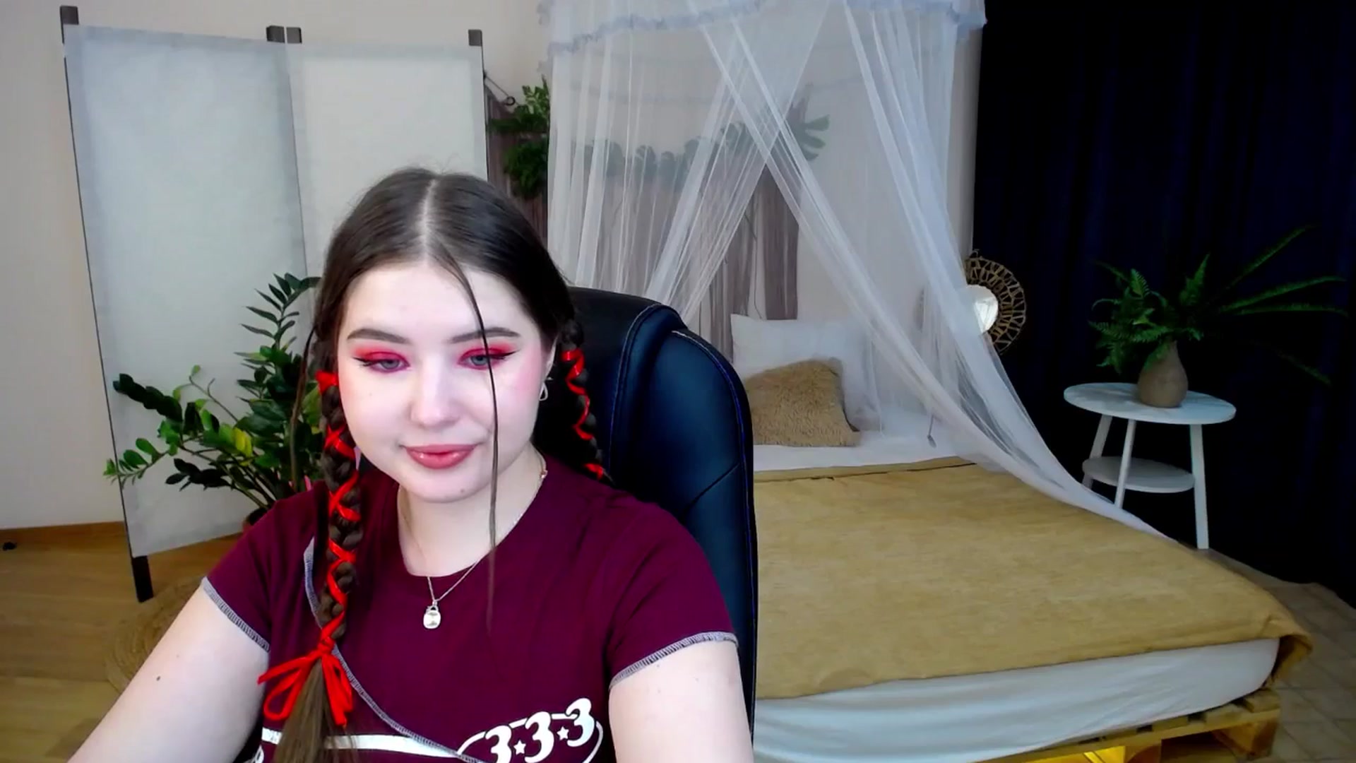 Gallery image thumbnail from AdmireMyEyes's myfreecams stream on, 11/26/2024, 20:24 image 15 of 20