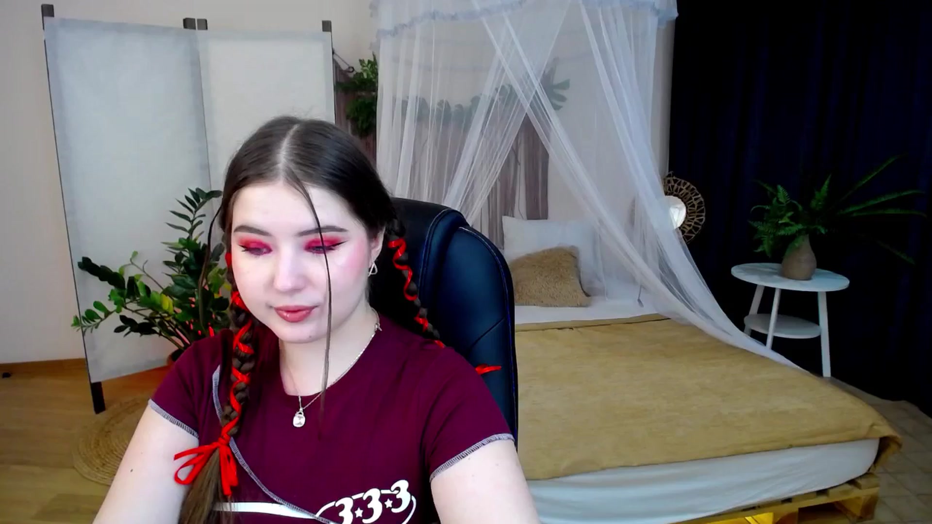 Gallery image thumbnail from AdmireMyEyes's myfreecams stream on, 11/26/2024, 20:24 image 13 of 20