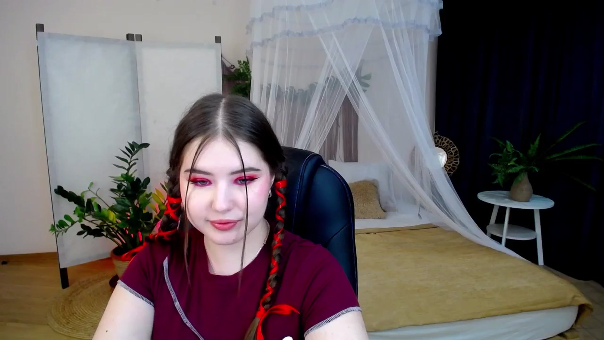 Gallery image thumbnail from AdmireMyEyes's myfreecams stream on, 11/26/2024, 21:16 image 18 of 20
