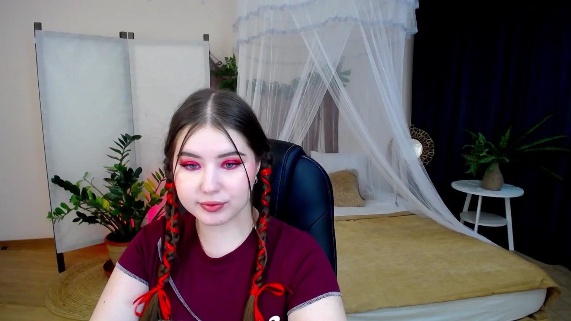 Gallery image thumbnail from AdmireMyEyes's myfreecams stream on, 11/26/2024, 21:16 image 12 of 20