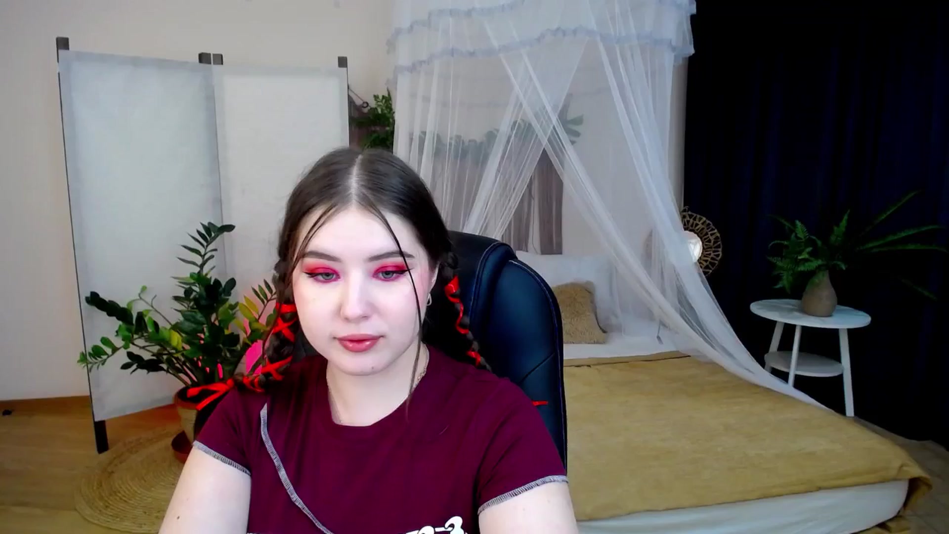 Gallery image thumbnail from AdmireMyEyes's myfreecams stream on, 11/26/2024, 21:16 image 20 of 20