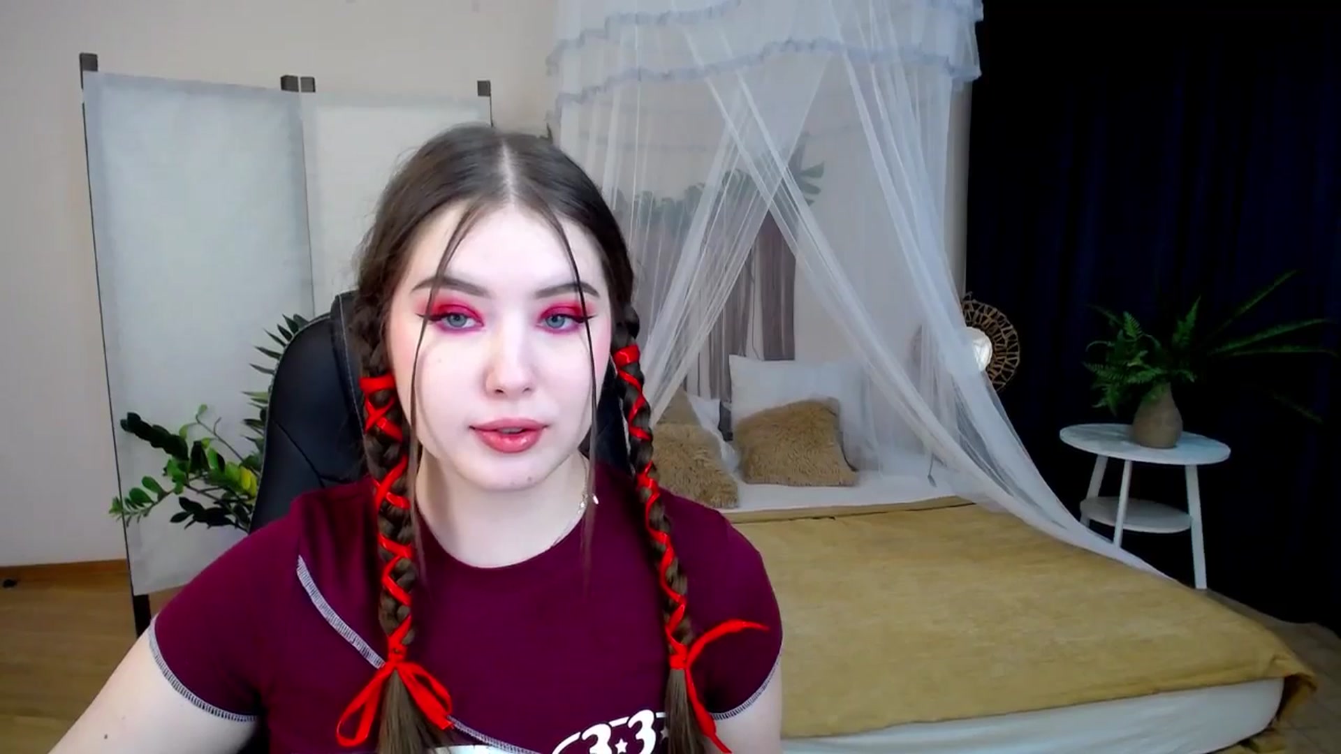 Gallery image thumbnail from AdmireMyEyes's myfreecams stream on, 11/26/2024, 21:16 image 7 of 20