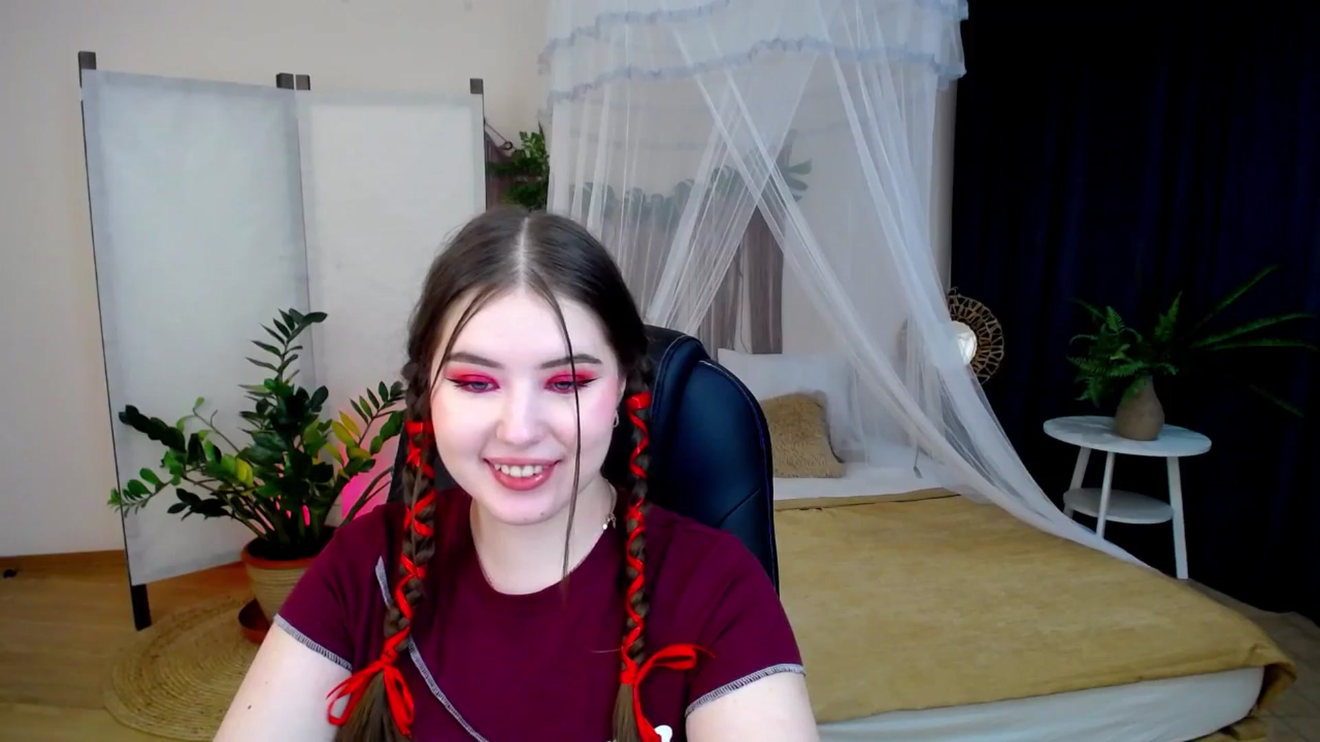 Gallery image thumbnail from AdmireMyEyes's myfreecams stream on, 11/26/2024, 21:16 image 11 of 20