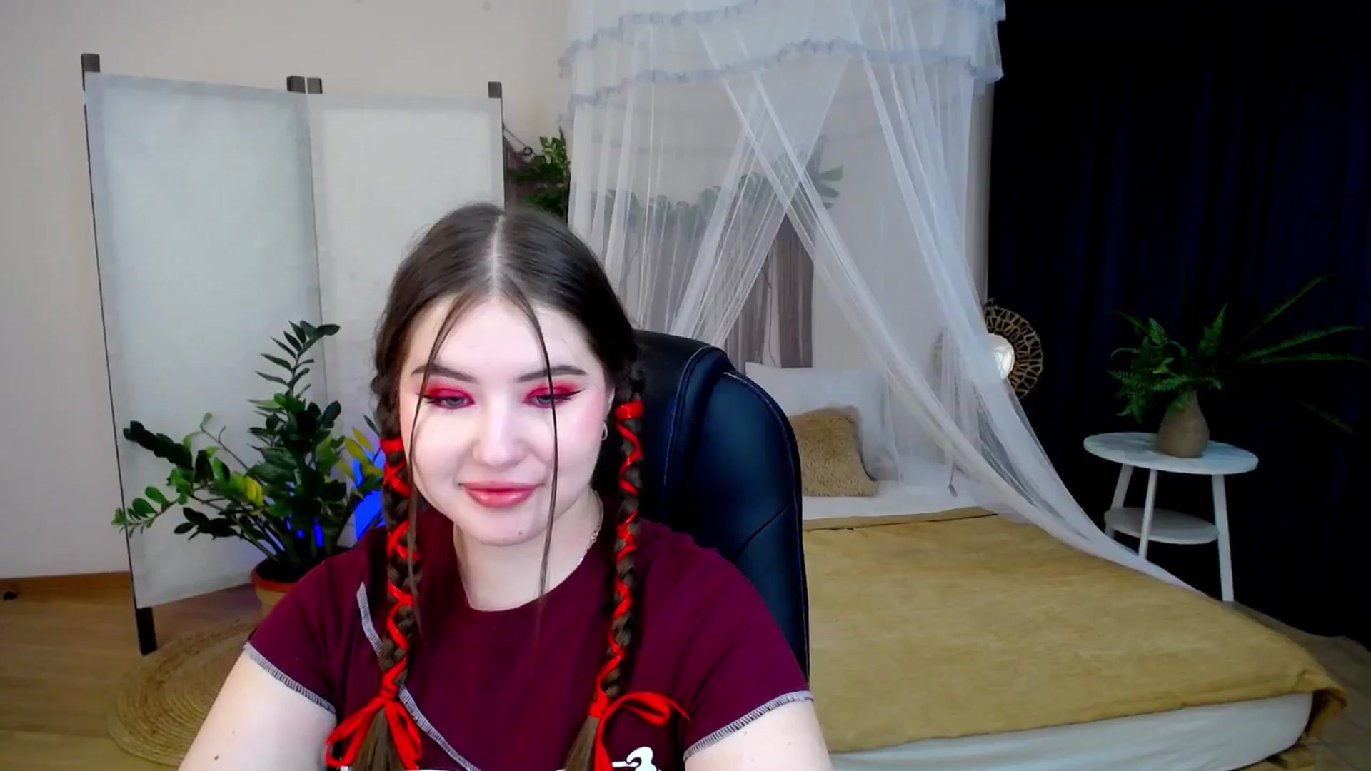 Gallery image thumbnail from AdmireMyEyes's myfreecams stream on, 11/26/2024, 21:16 image 9 of 20