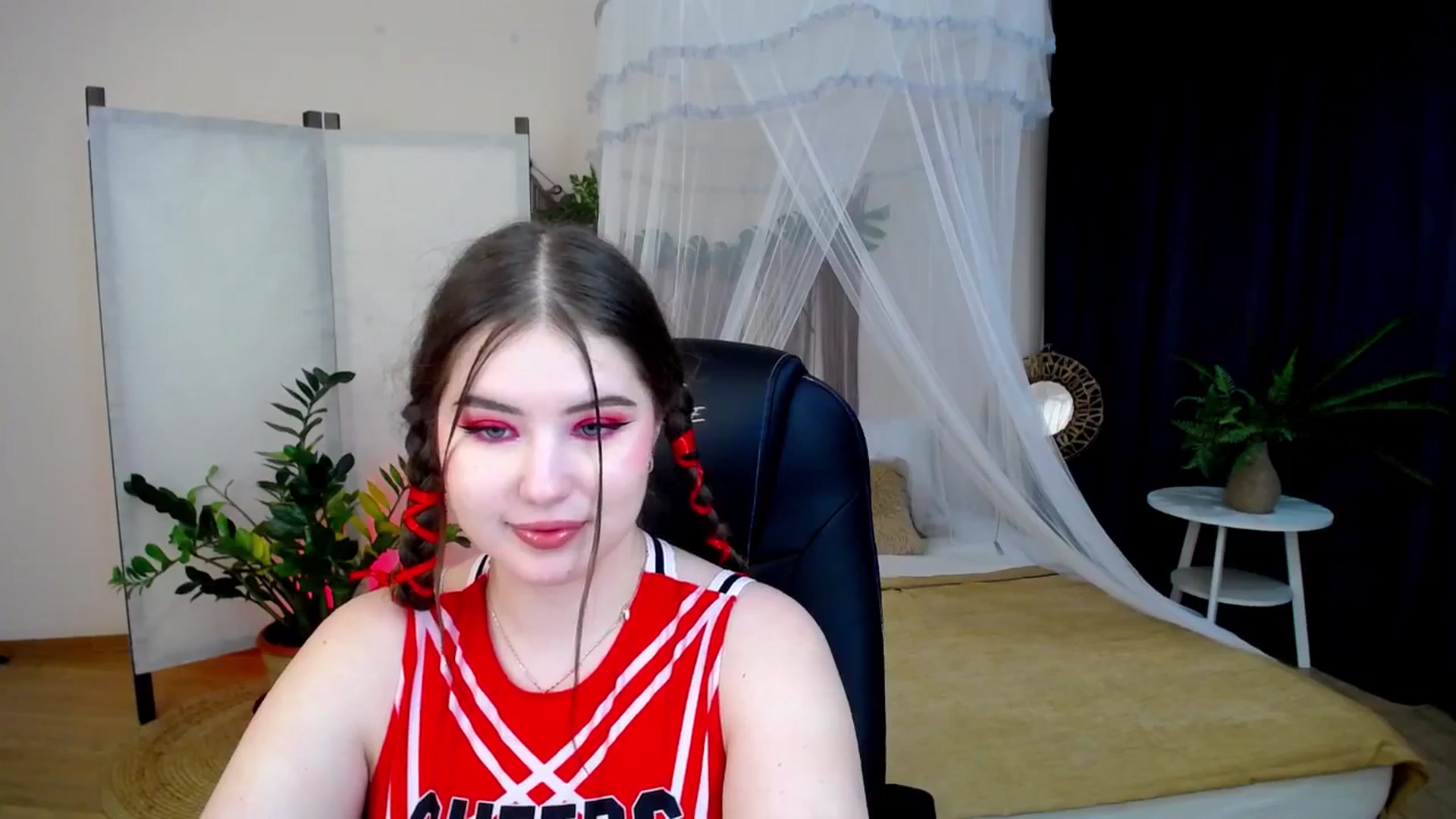 Gallery image thumbnail from AdmireMyEyes's myfreecams stream on, 11/26/2024, 23:03 image 9 of 20