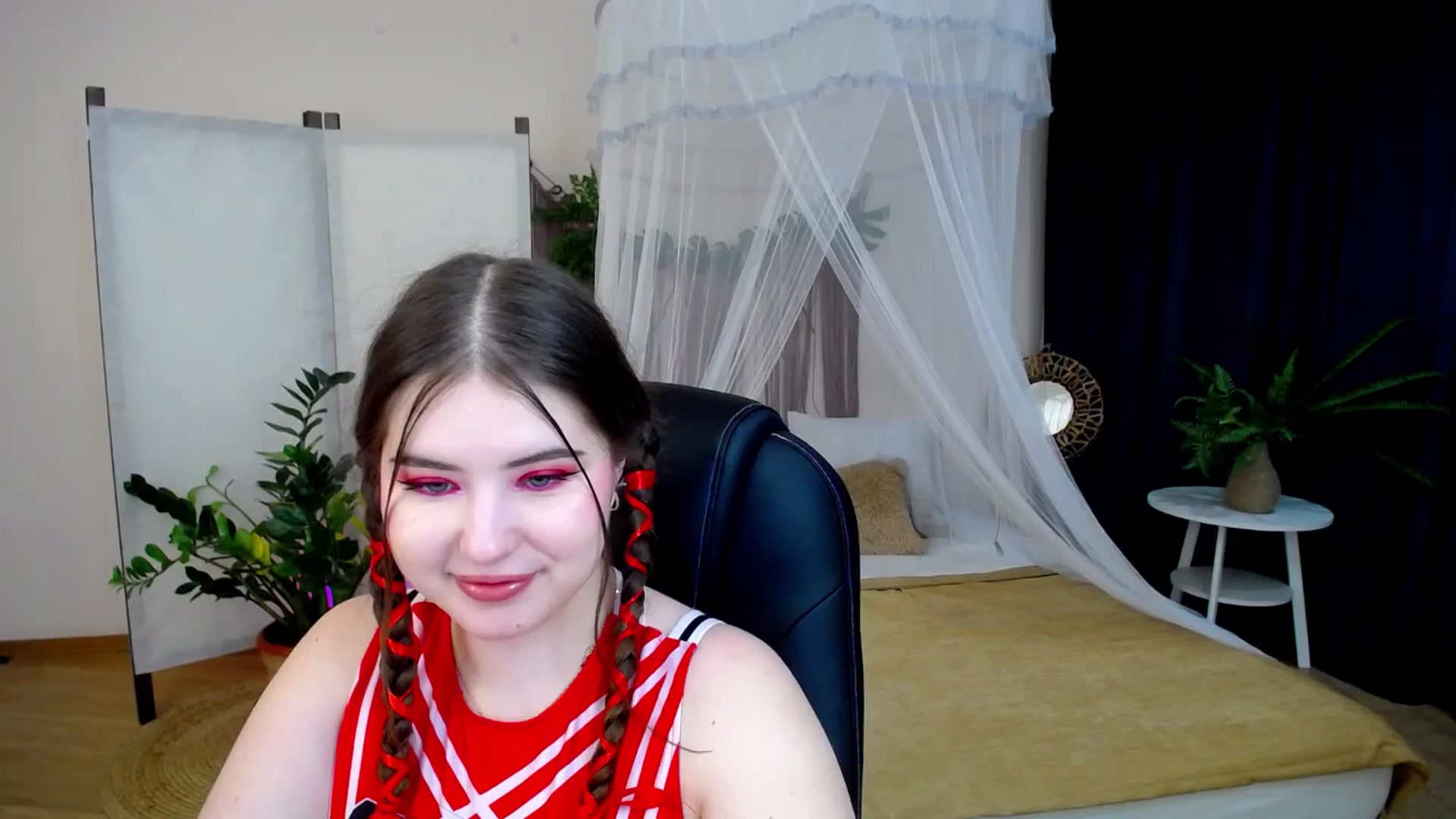 Gallery image thumbnail from AdmireMyEyes's myfreecams stream on, 11/26/2024, 23:03 image 13 of 20