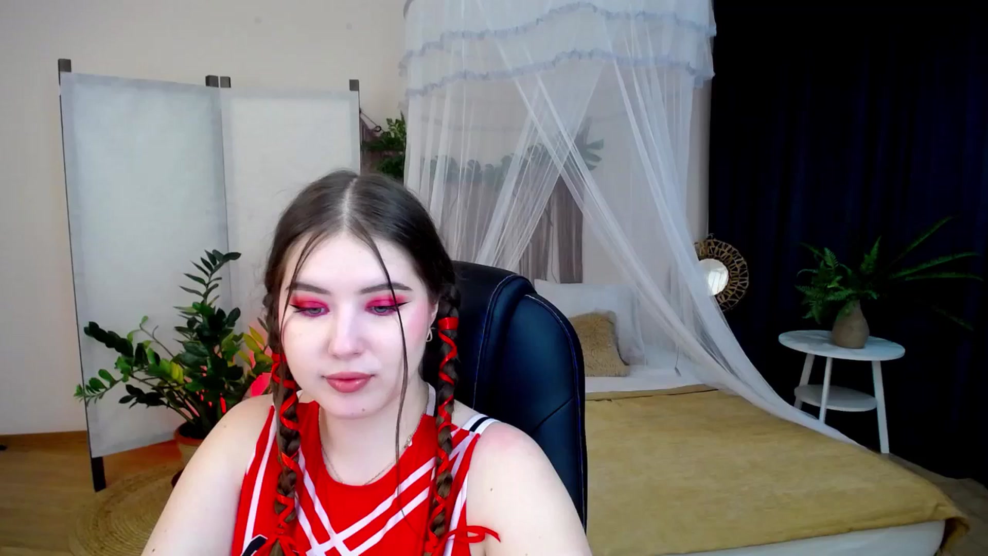 Gallery image thumbnail from AdmireMyEyes's myfreecams stream on, 11/26/2024, 23:03 image 12 of 20
