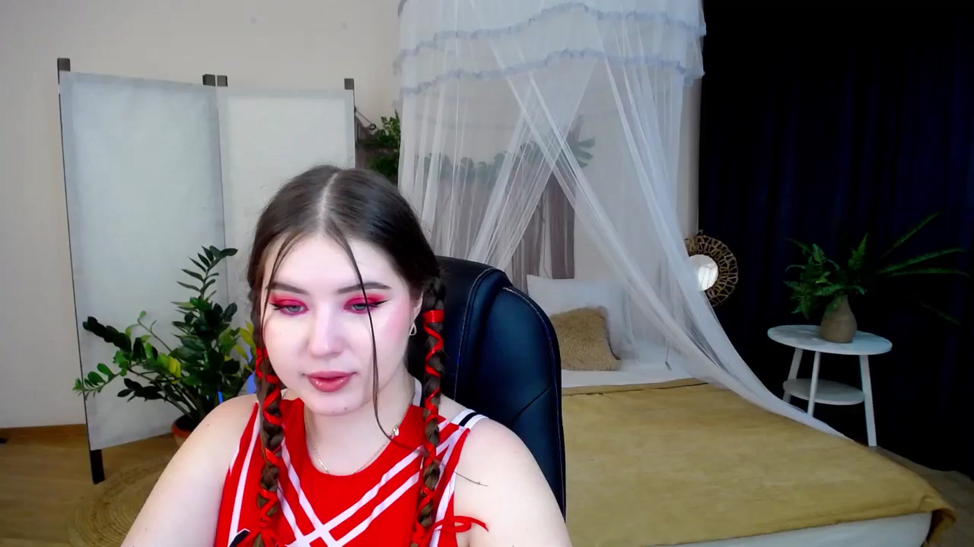 Gallery image thumbnail from AdmireMyEyes's myfreecams stream on, 11/26/2024, 23:03 image 11 of 20