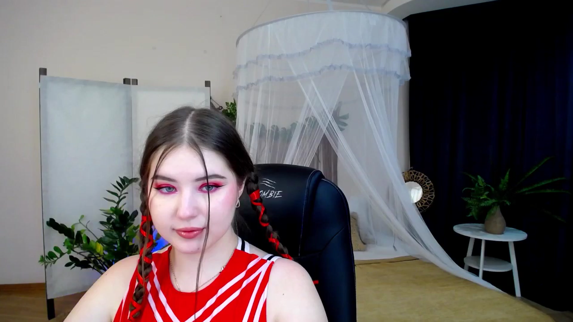 Gallery image thumbnail from AdmireMyEyes's myfreecams stream on, 11/26/2024, 23:03 image 20 of 20