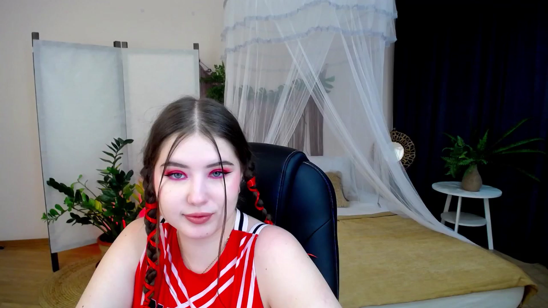 Gallery image thumbnail from AdmireMyEyes's myfreecams stream on, 11/26/2024, 23:03 image 1 of 20