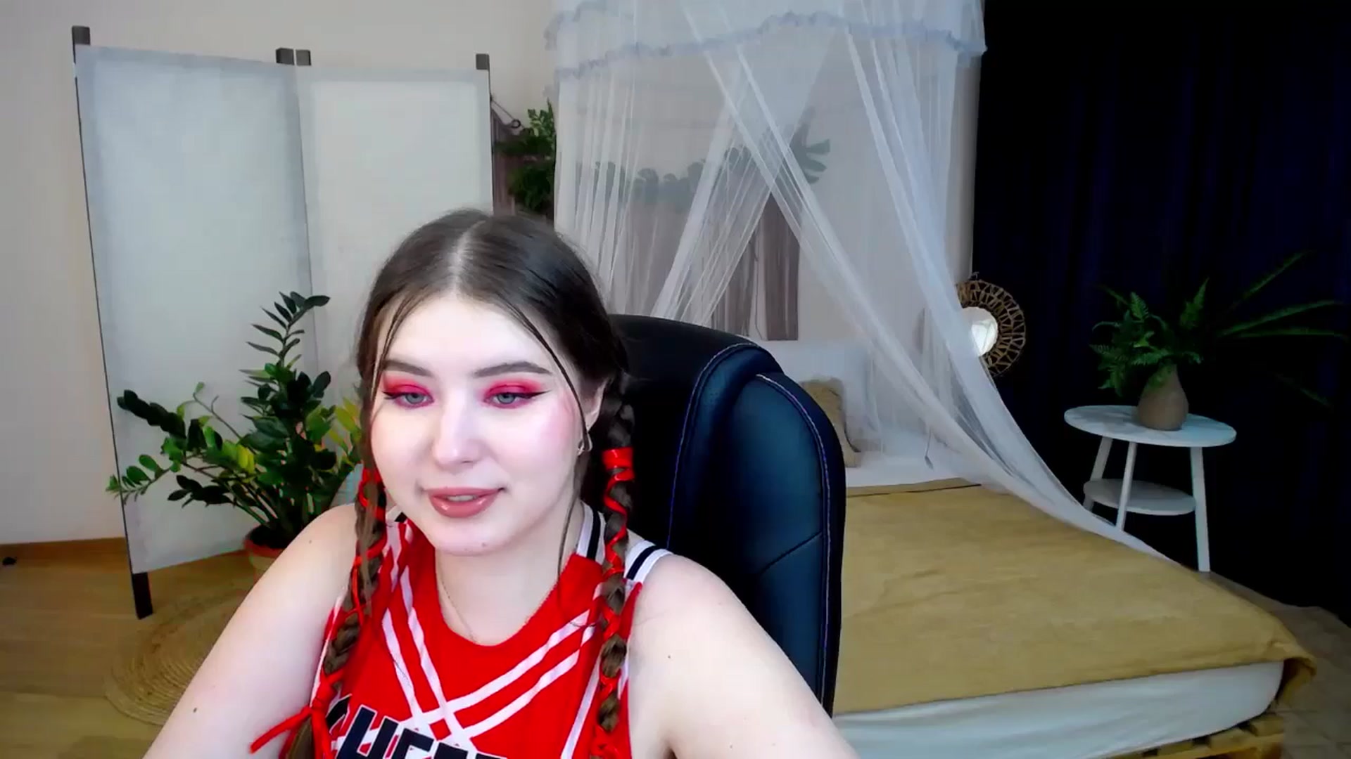 Gallery image thumbnail from AdmireMyEyes's myfreecams stream on, 11/27/2024, 24:47 image 7 of 20