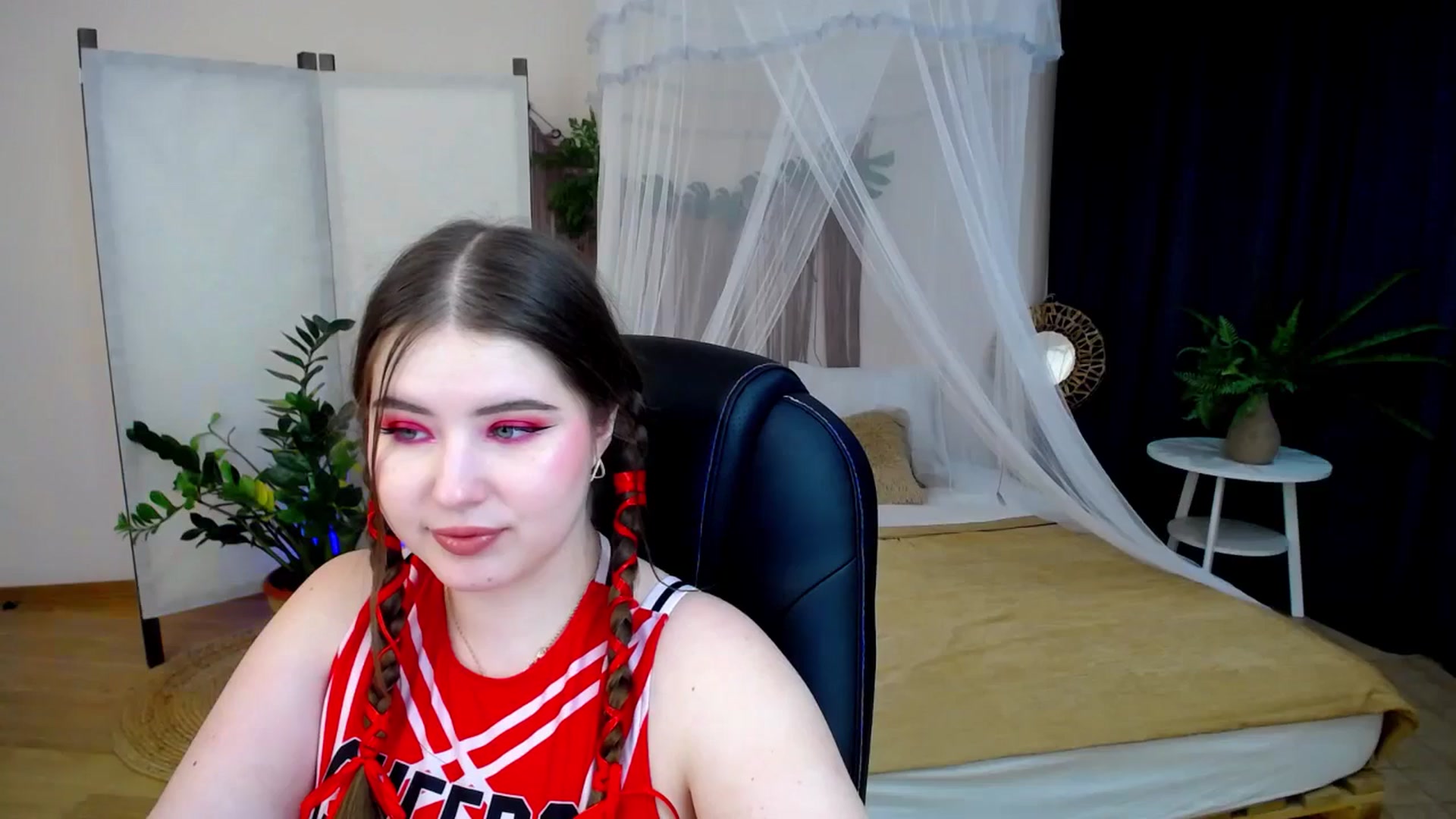 Gallery image thumbnail from AdmireMyEyes's myfreecams stream on, 11/27/2024, 24:47 image 3 of 20