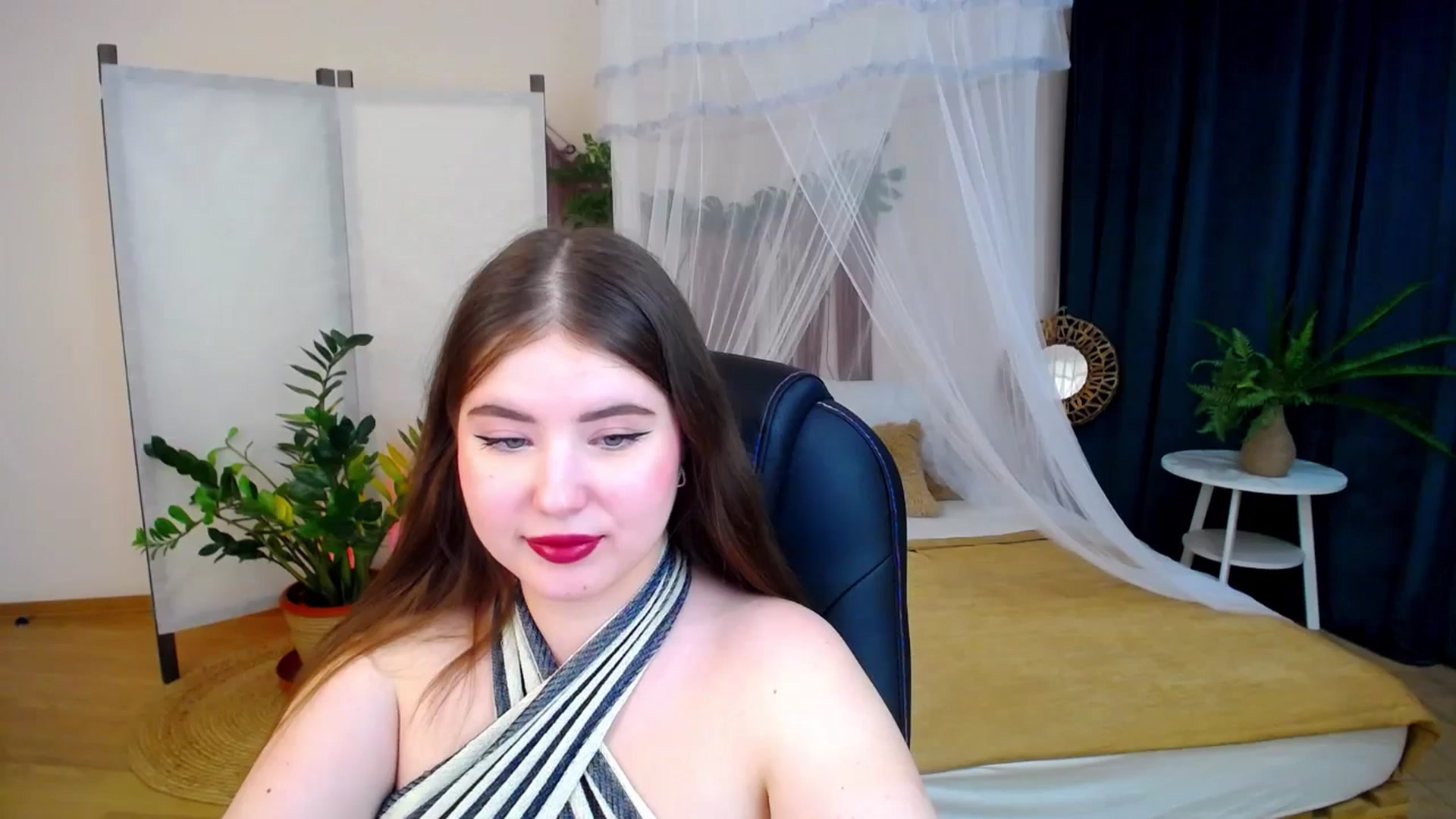 Gallery image thumbnail from AdmireMyEyes's myfreecams stream on, 11/27/2024, 20:43 image 12 of 20