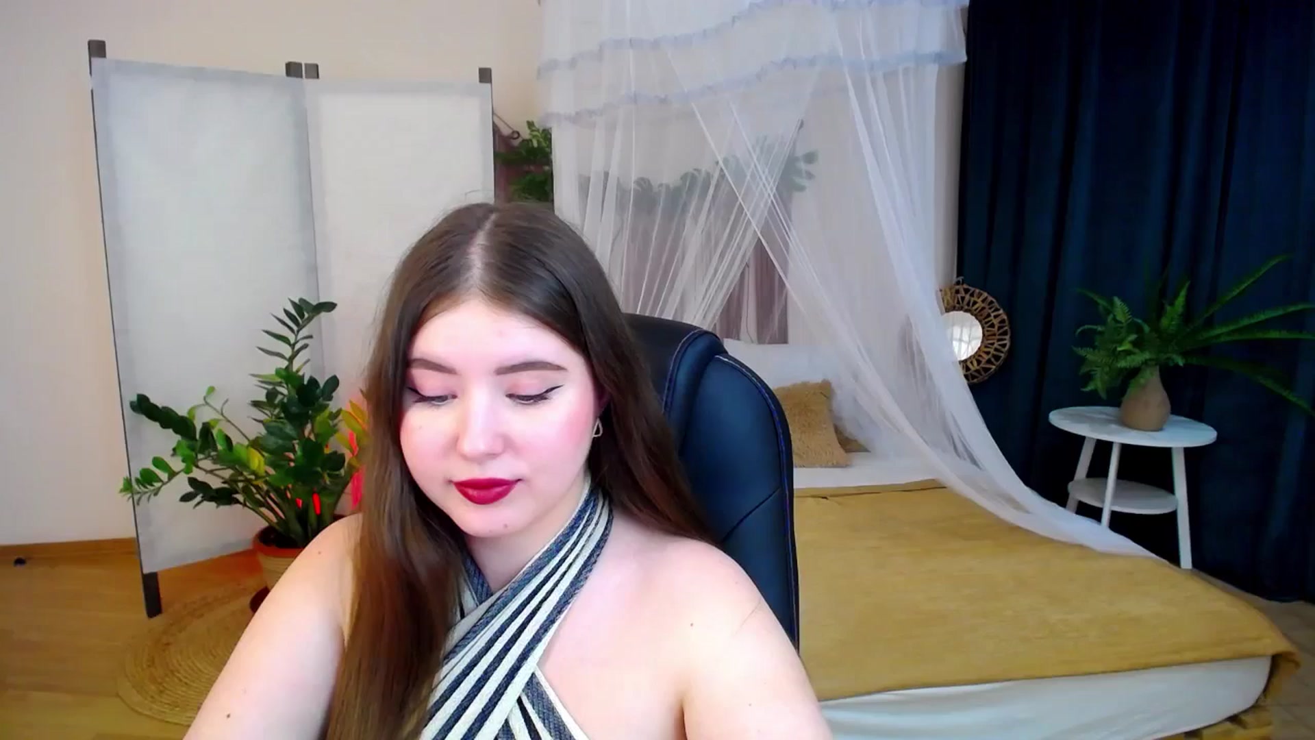 Gallery image thumbnail from AdmireMyEyes's myfreecams stream on, 11/27/2024, 20:43 image 5 of 20