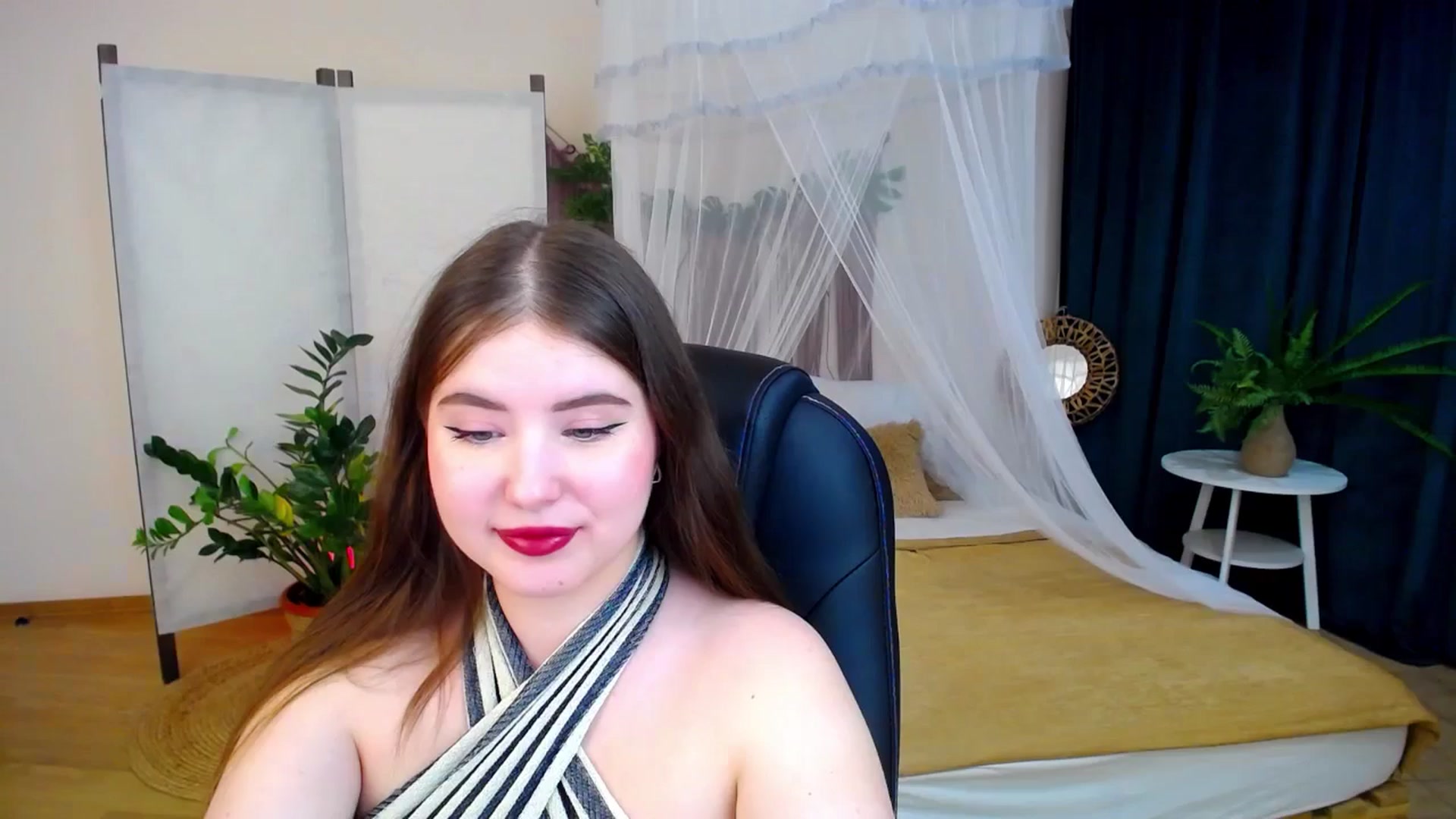 Gallery image thumbnail from AdmireMyEyes's myfreecams stream on, 11/27/2024, 20:43 image 13 of 20