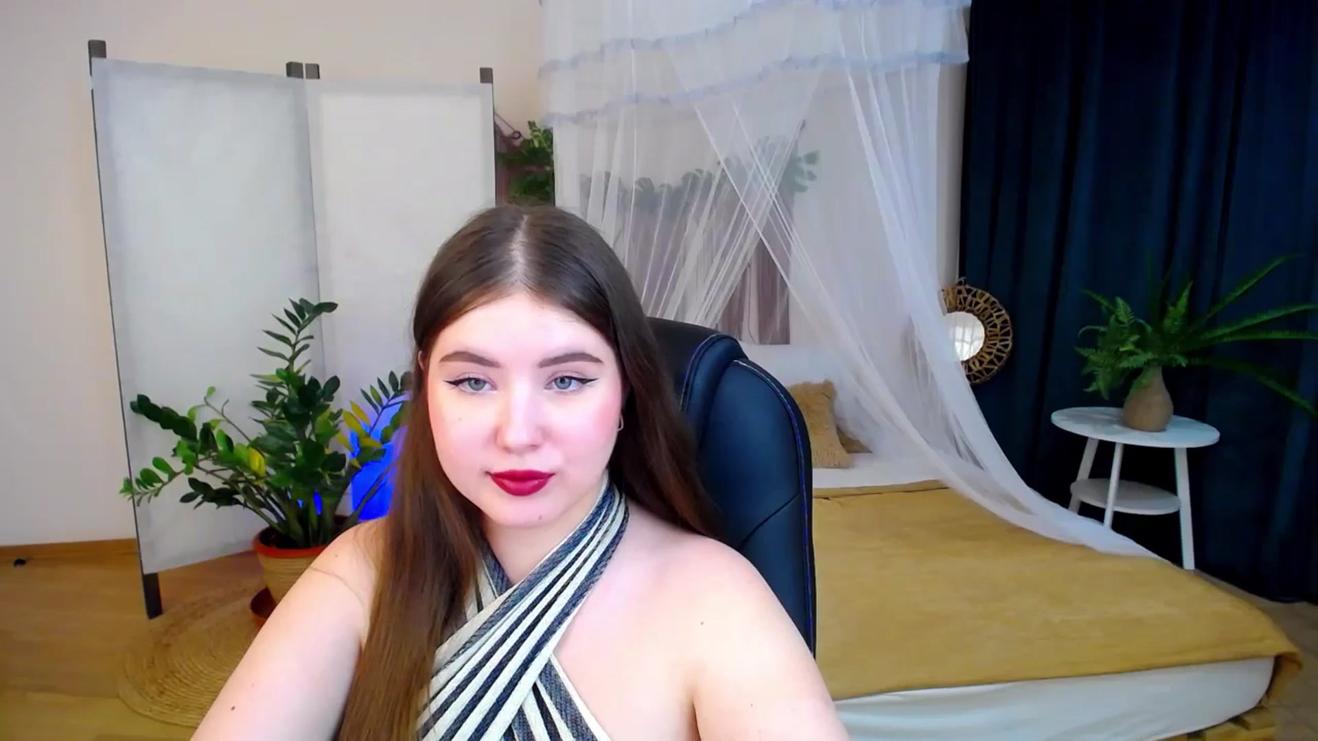 Gallery image thumbnail from AdmireMyEyes's myfreecams stream on, 11/27/2024, 20:43 image 8 of 20