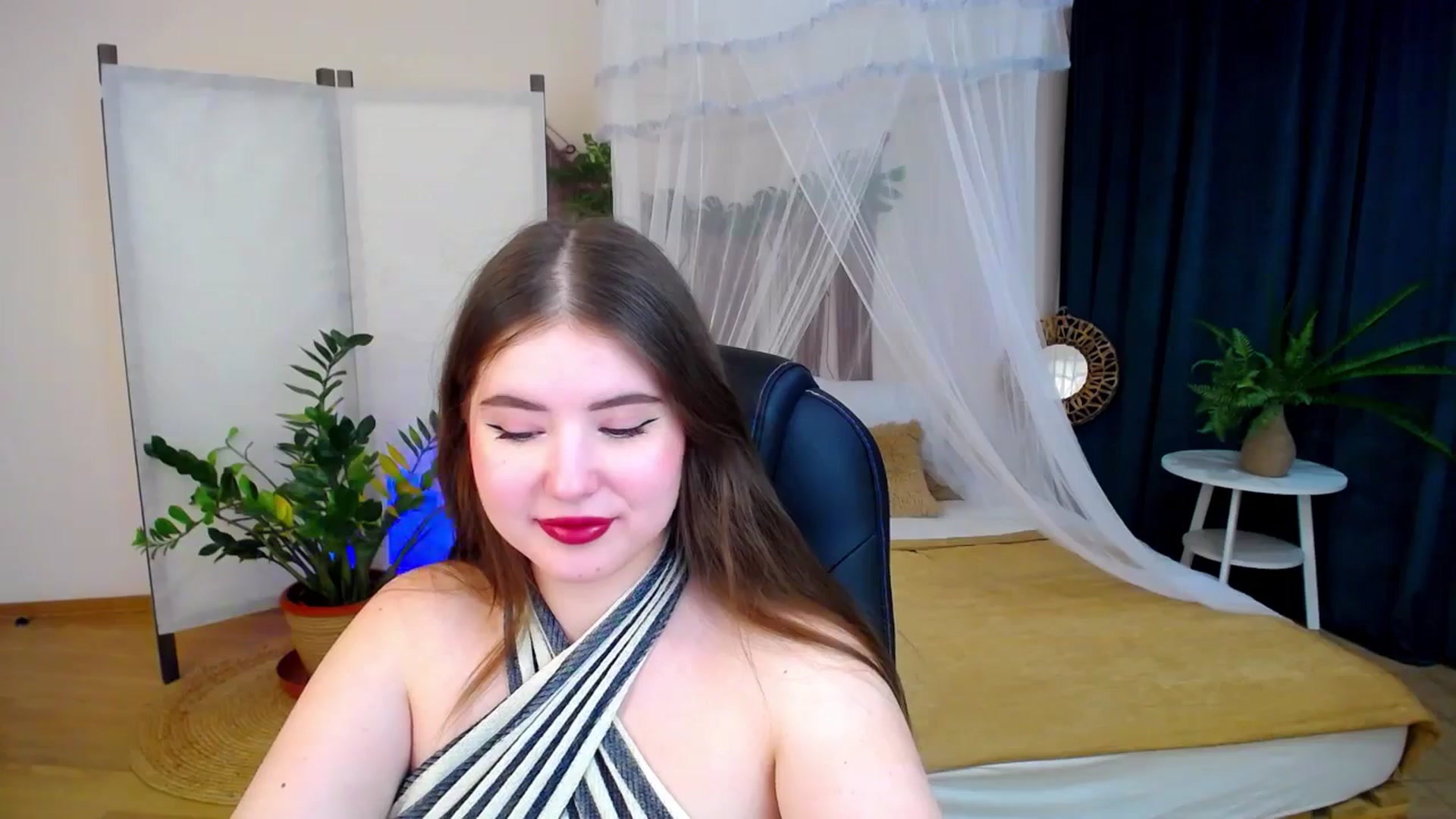 Gallery image thumbnail from AdmireMyEyes's myfreecams stream on, 11/27/2024, 20:43 image 19 of 20
