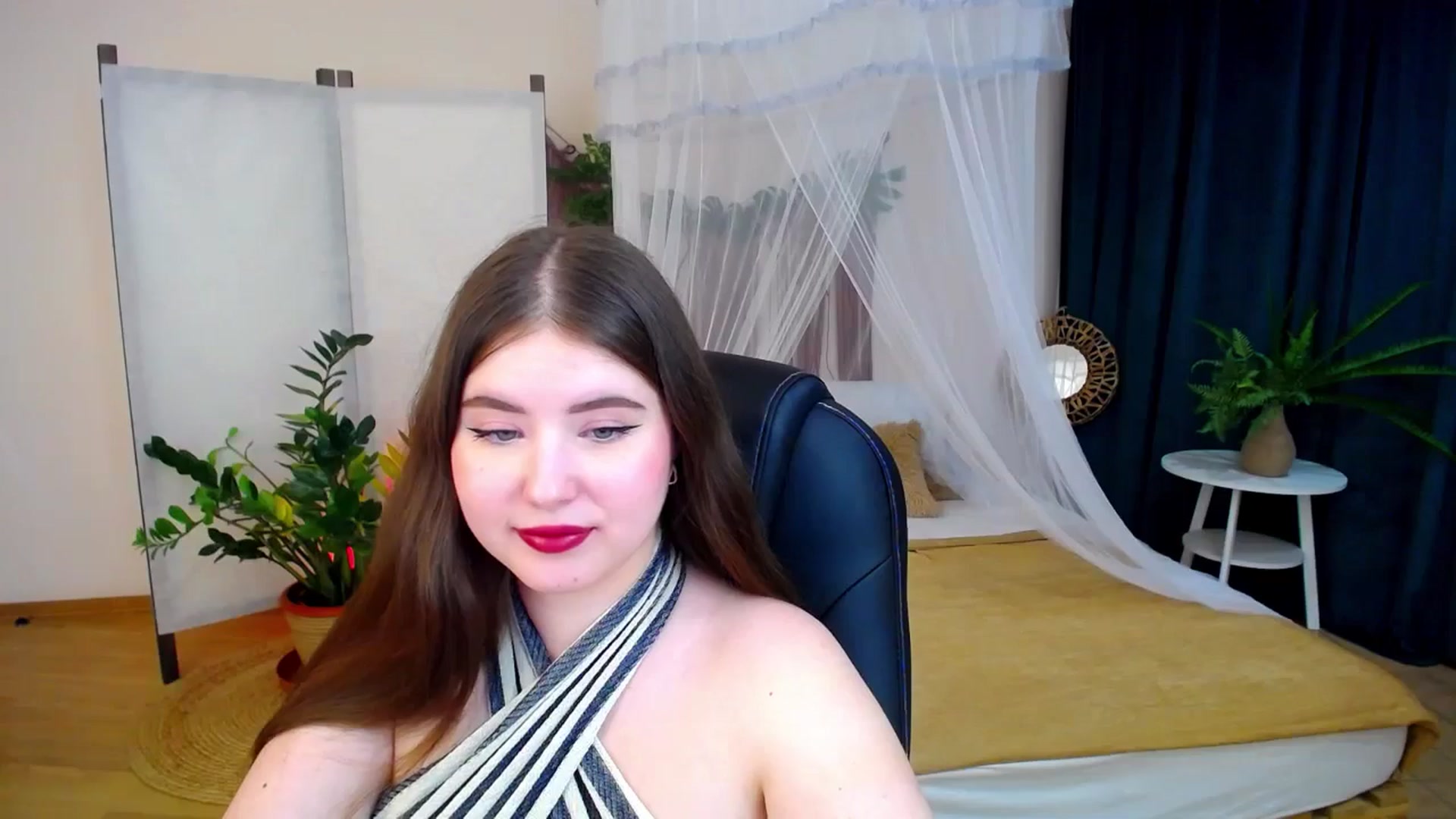 Gallery image thumbnail from AdmireMyEyes's myfreecams stream on, 11/27/2024, 20:43 image 11 of 20
