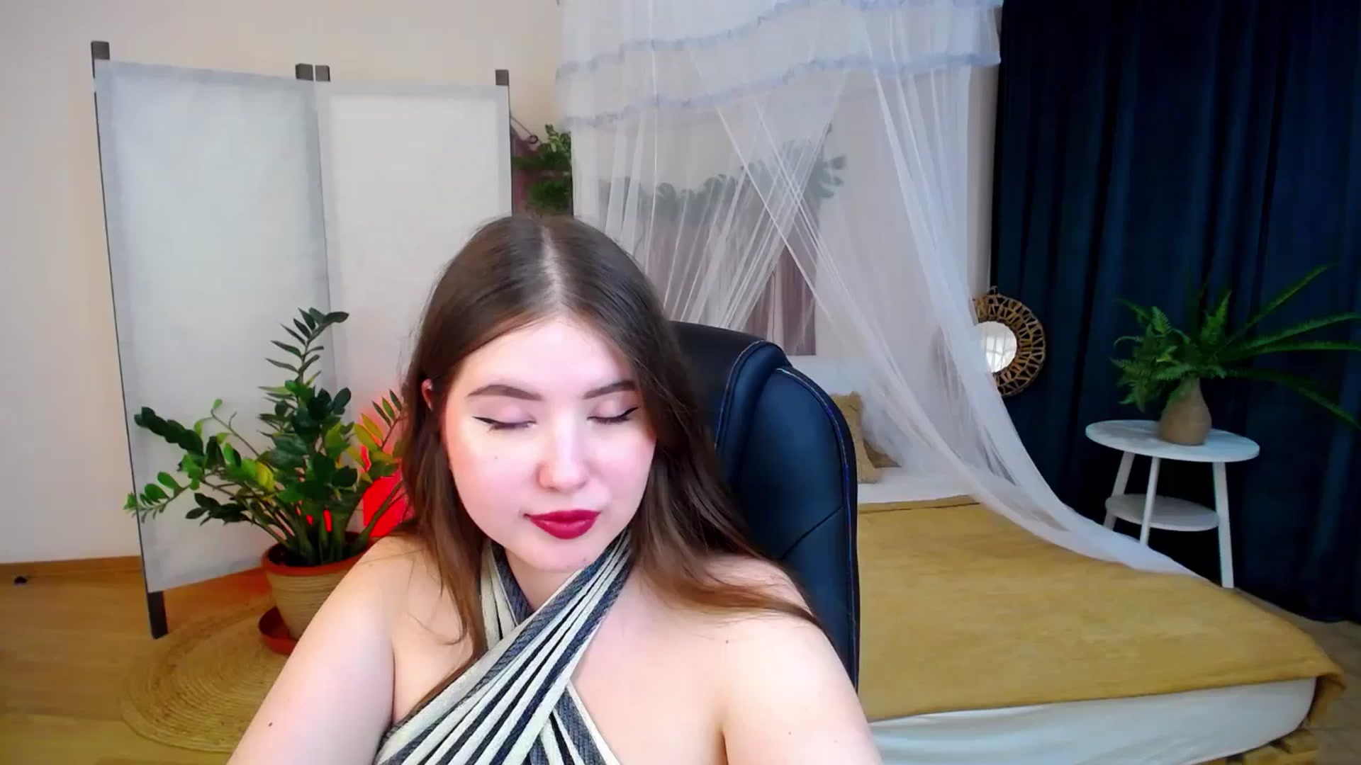 Gallery image thumbnail from AdmireMyEyes's myfreecams stream on, 11/27/2024, 21:09 image 1 of 20