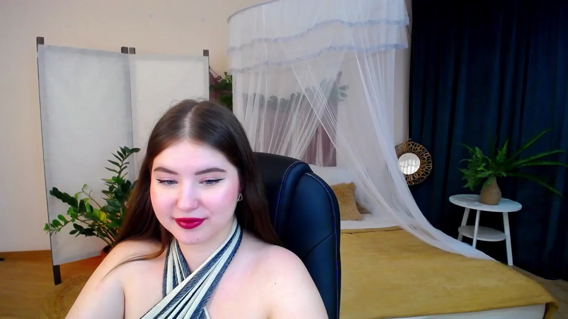 Gallery image thumbnail from AdmireMyEyes's myfreecams stream on, 11/27/2024, 22:25 image 2 of 20