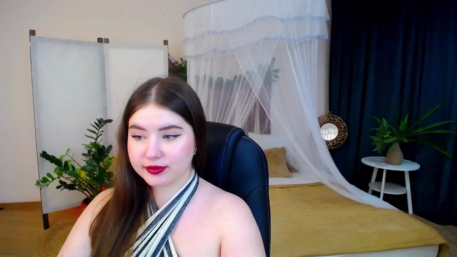 Gallery image thumbnail from AdmireMyEyes's myfreecams stream on, 11/27/2024, 22:25 image 20 of 20