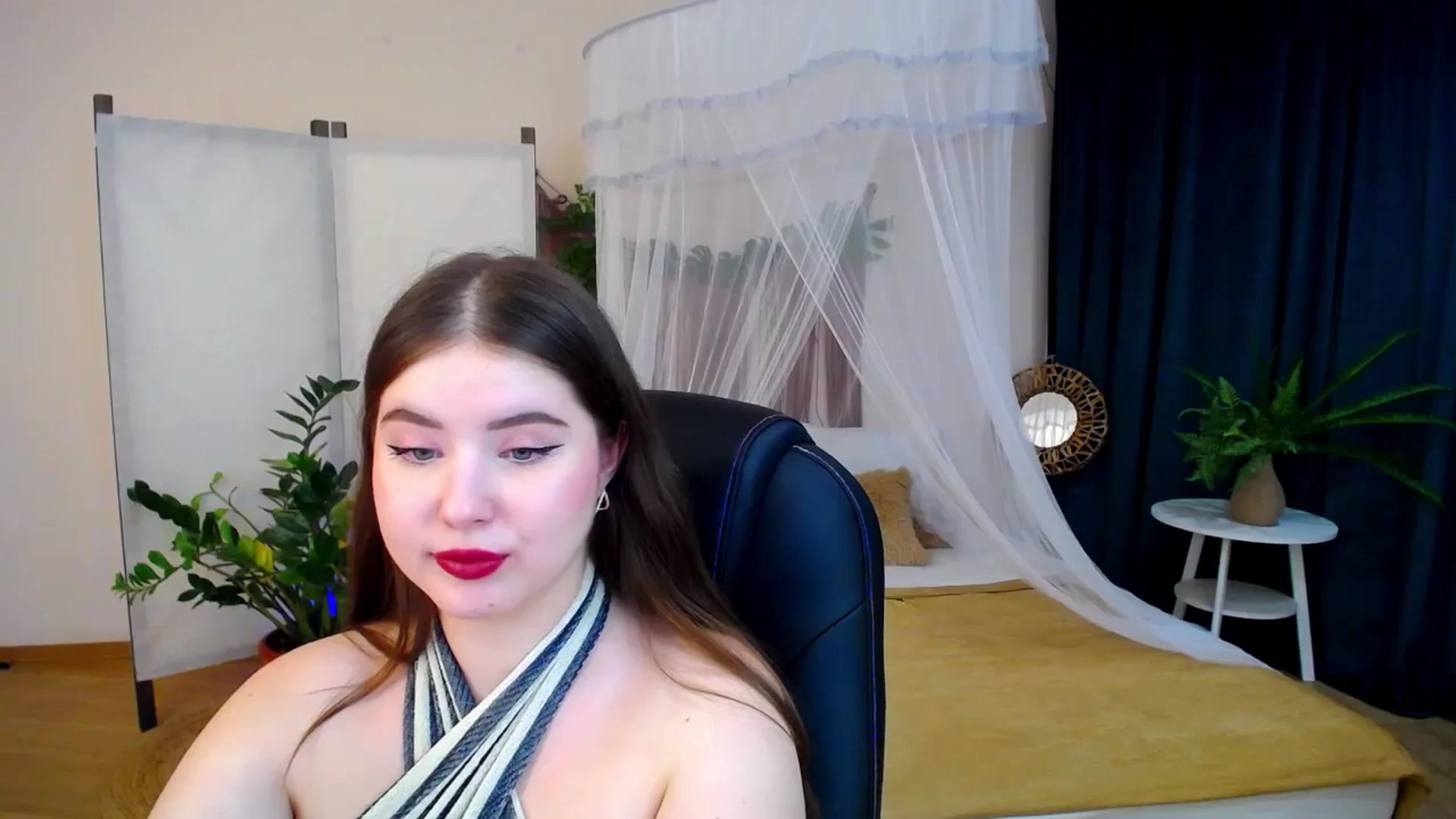 Gallery image thumbnail from AdmireMyEyes's myfreecams stream on, 11/27/2024, 22:25 image 7 of 20