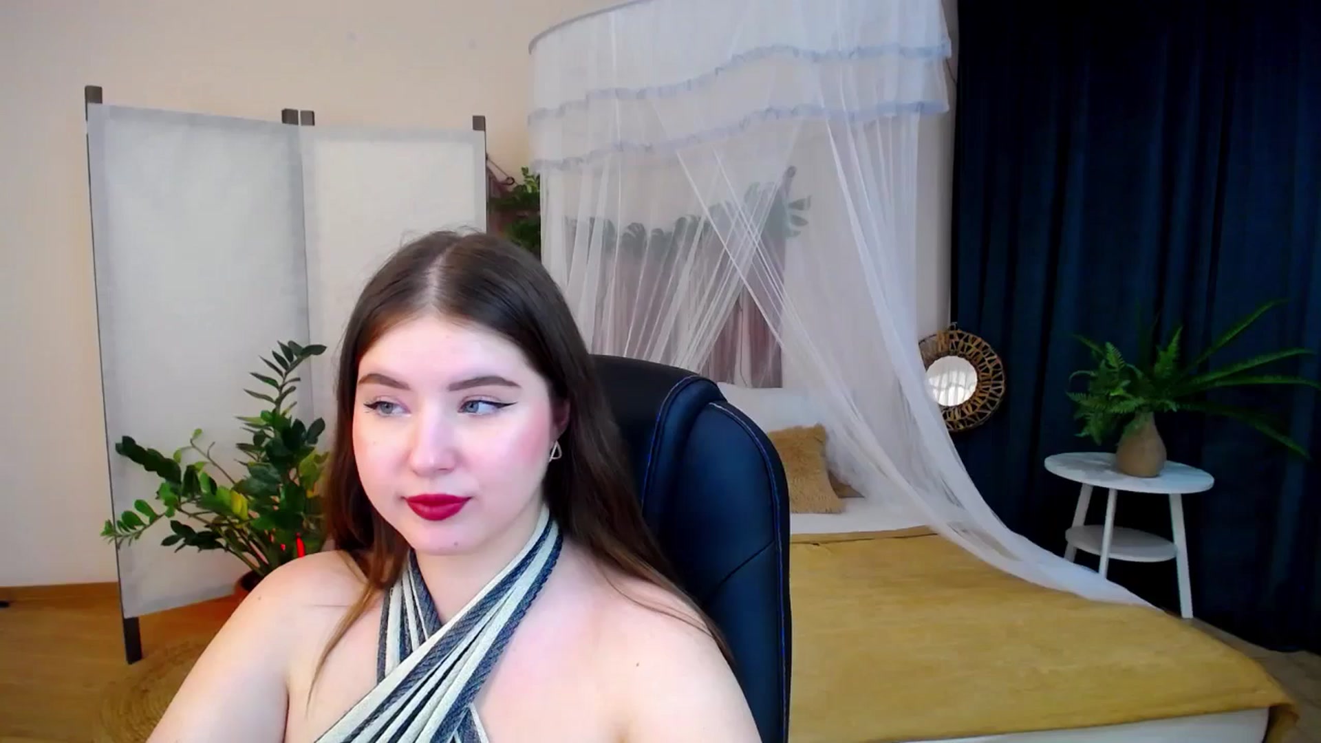 Gallery image thumbnail from AdmireMyEyes's myfreecams stream on, 11/27/2024, 22:25 image 10 of 20