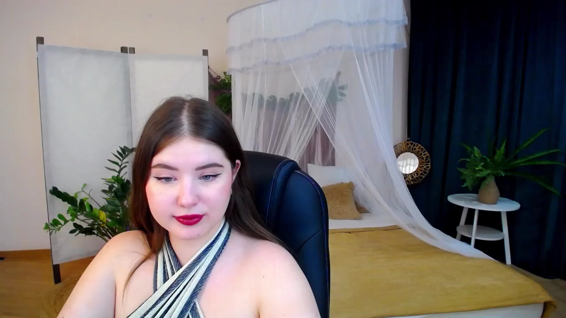 Gallery image thumbnail from AdmireMyEyes's myfreecams stream on, 11/27/2024, 22:25 image 13 of 20