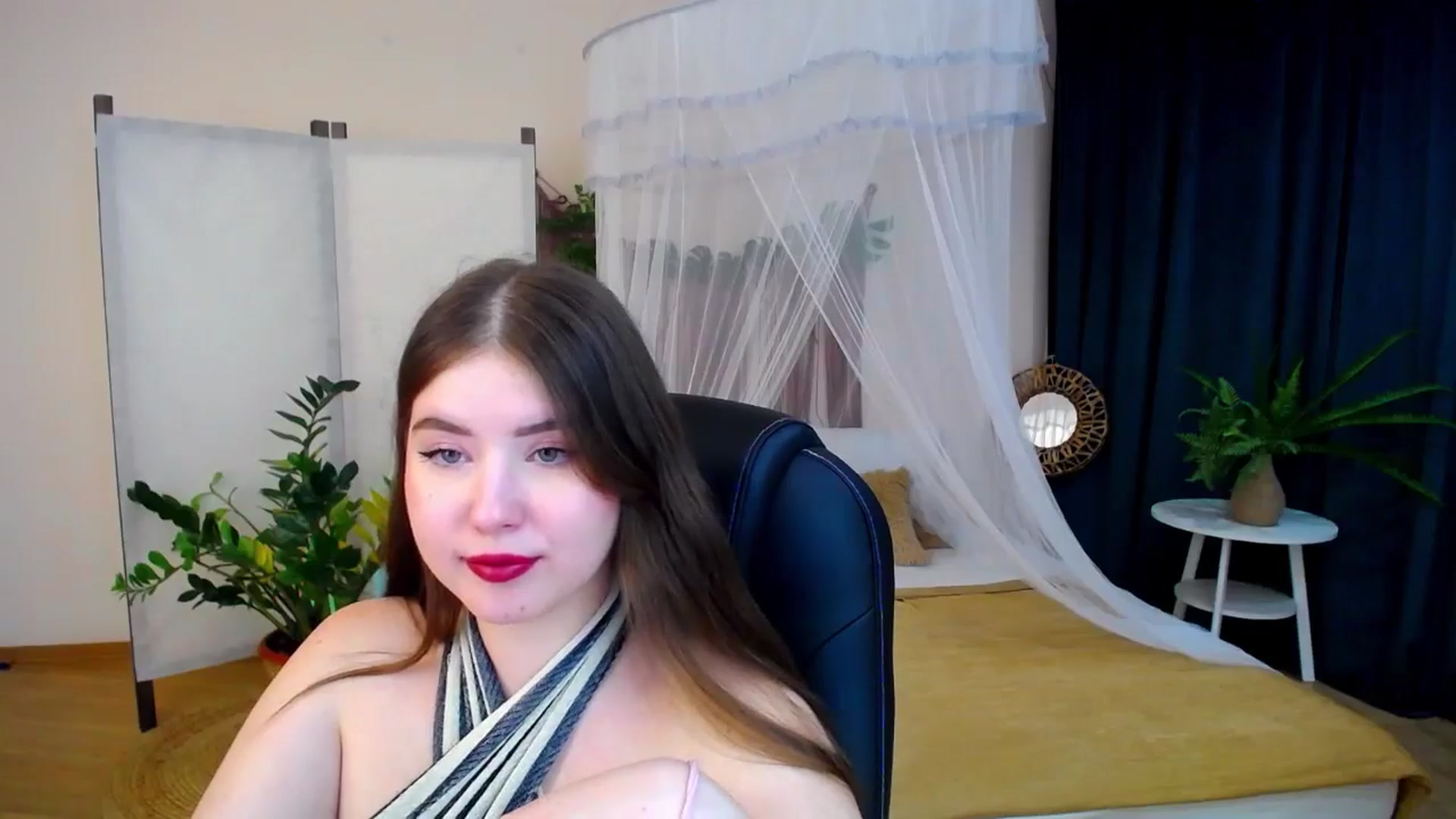 Gallery image thumbnail from AdmireMyEyes's myfreecams stream on, 11/27/2024, 22:25 image 6 of 20