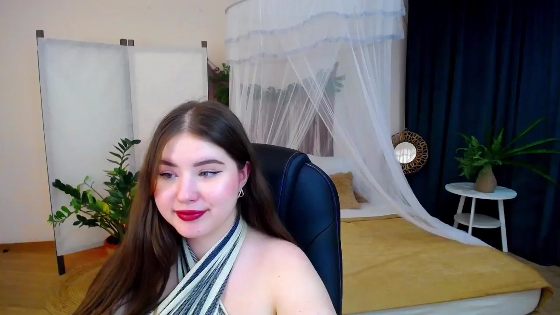 Gallery image thumbnail from AdmireMyEyes's myfreecams stream on, 11/27/2024, 23:18 image 12 of 20