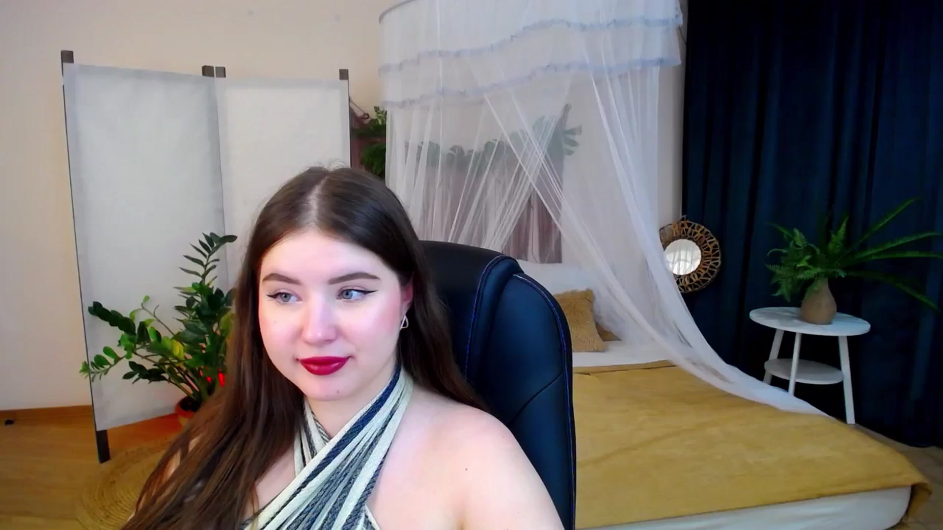 Gallery image thumbnail from AdmireMyEyes's myfreecams stream on, 11/27/2024, 23:18 image 13 of 20