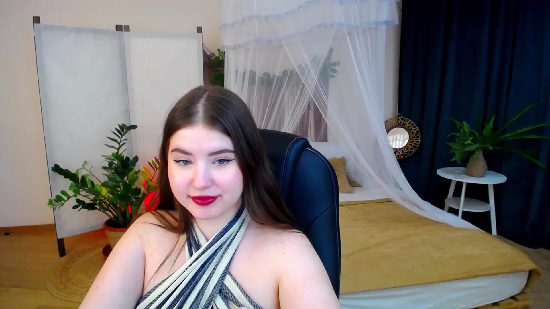 Gallery image thumbnail from AdmireMyEyes's myfreecams stream on, 11/27/2024, 23:47 image 20 of 20