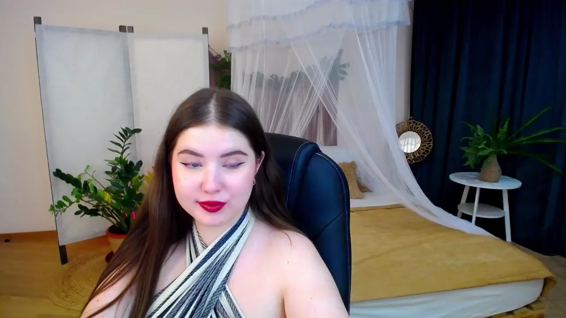 Gallery image thumbnail from AdmireMyEyes's myfreecams stream on, 11/27/2024, 23:47 image 7 of 20