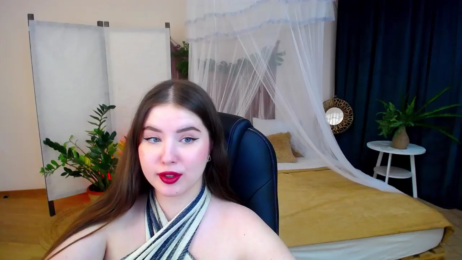 Gallery image thumbnail from AdmireMyEyes's myfreecams stream on, 11/27/2024, 23:47 image 13 of 20