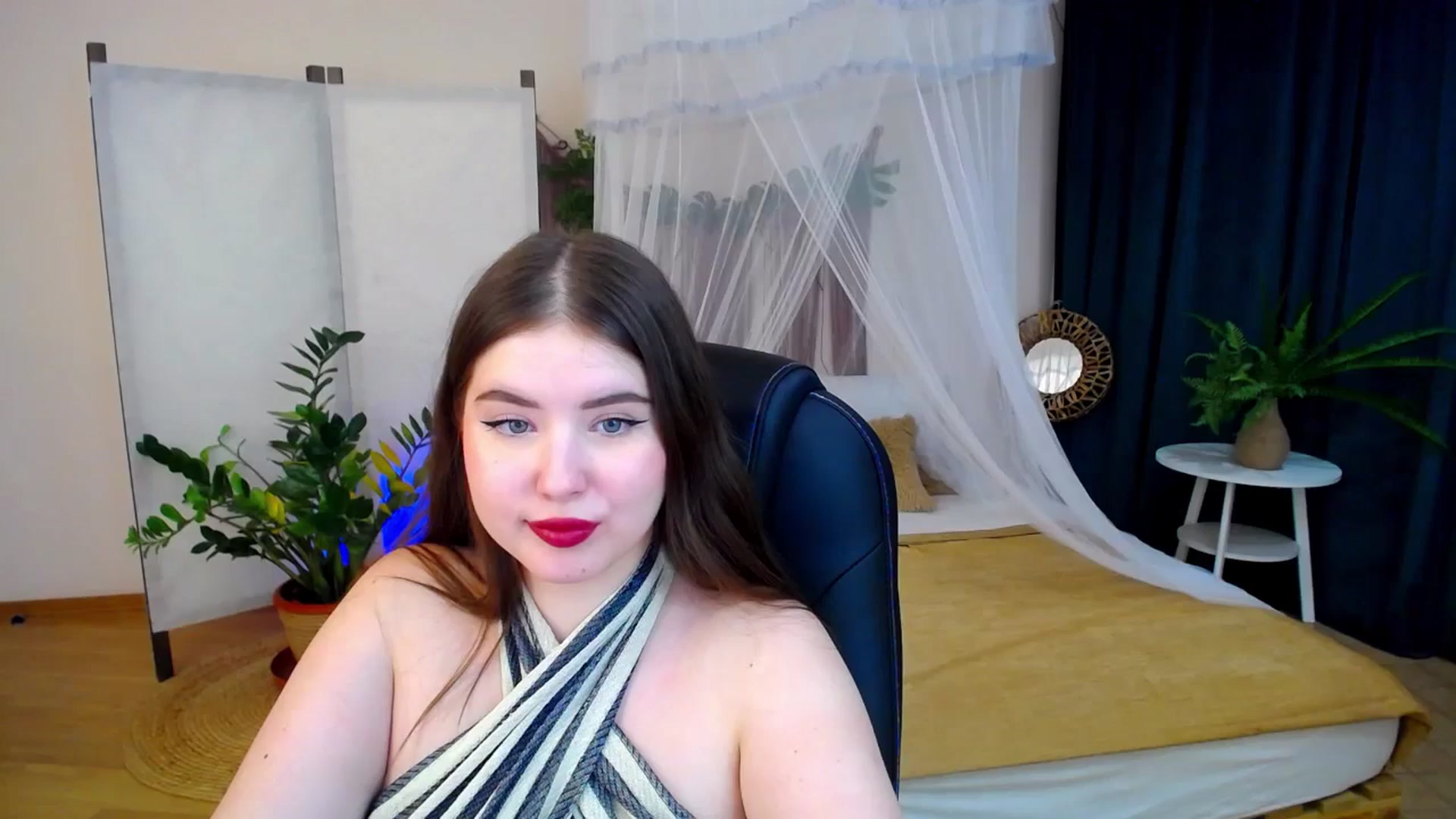 Gallery image thumbnail from AdmireMyEyes's myfreecams stream on, 11/27/2024, 23:47 image 19 of 20