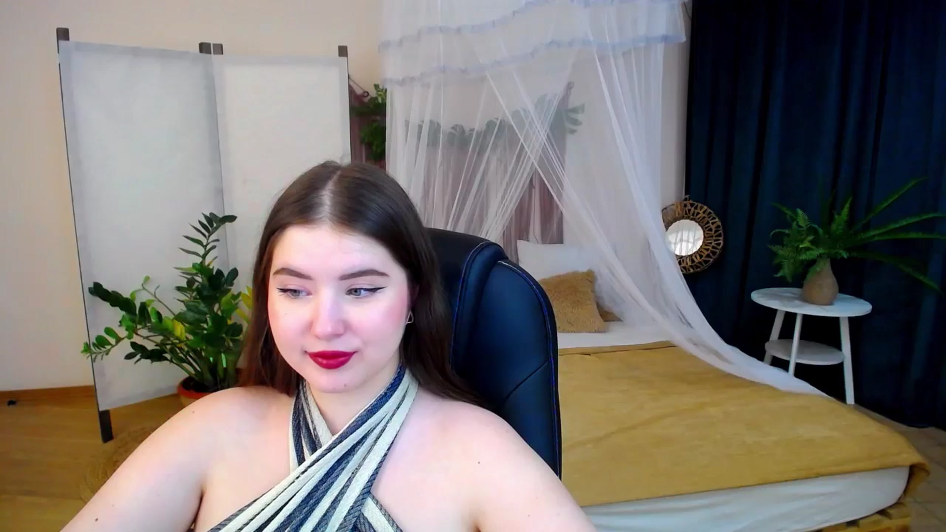 Gallery image thumbnail from AdmireMyEyes's myfreecams stream on, 11/27/2024, 23:47 image 11 of 20