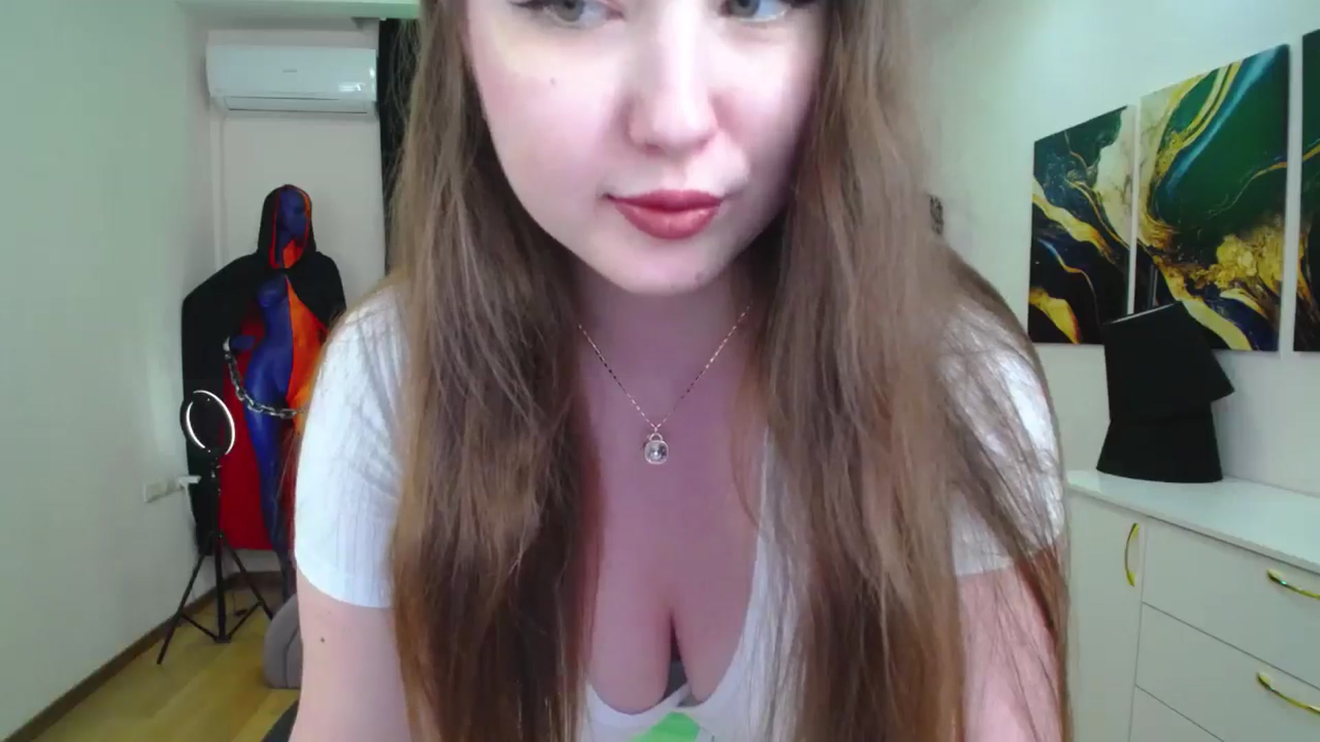Gallery image thumbnail from AdmireMyEyes's myfreecams stream on, 11/28/2024, 19:15 image 5 of 20
