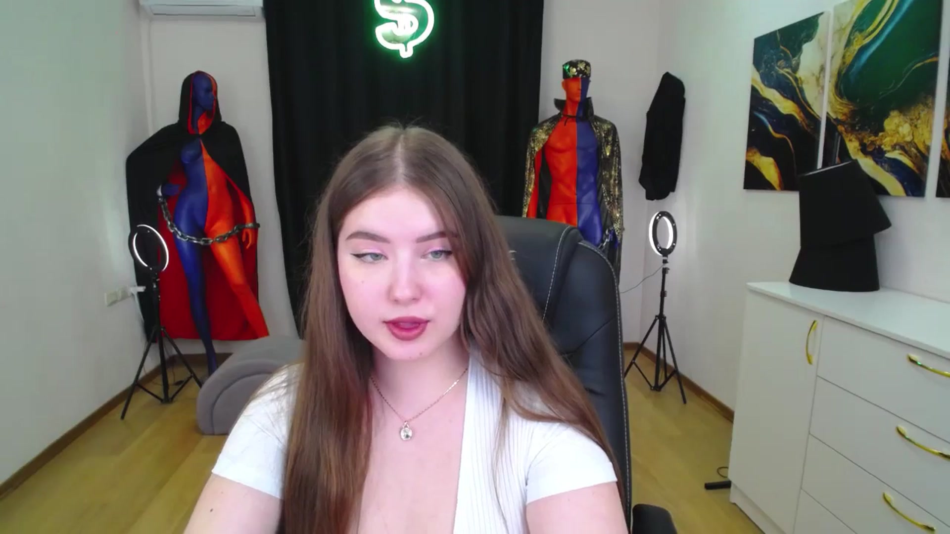 Gallery image thumbnail from AdmireMyEyes's myfreecams stream on, 11/28/2024, 19:15 image 15 of 20