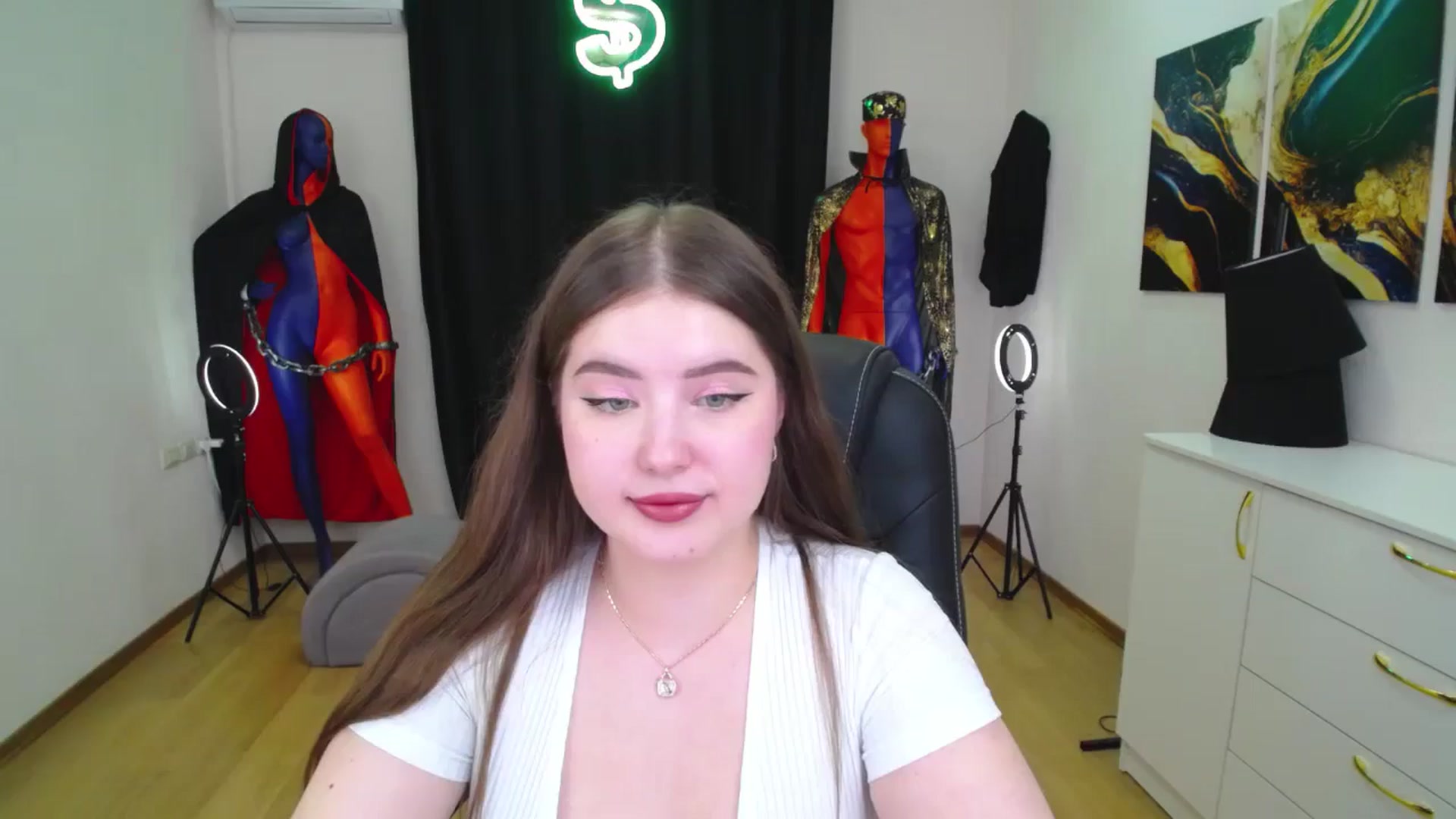 Gallery image thumbnail from AdmireMyEyes's myfreecams stream on, 11/28/2024, 19:15 image 14 of 20