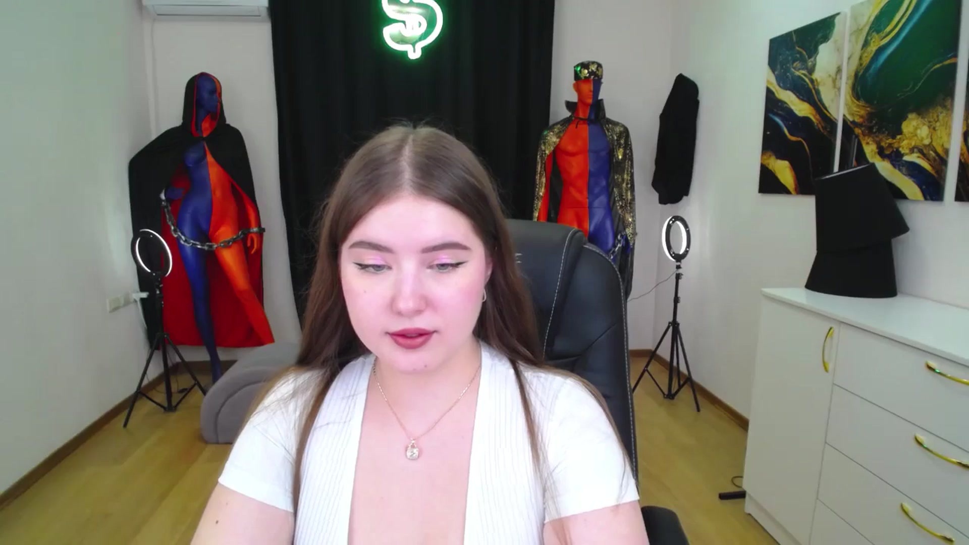 Gallery image thumbnail from AdmireMyEyes's myfreecams stream on, 11/28/2024, 19:15 image 12 of 20