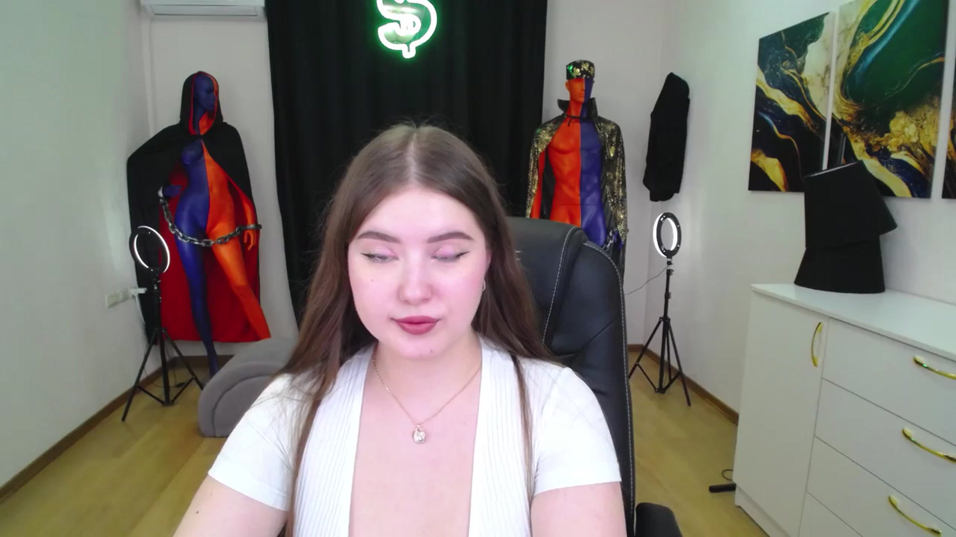 Gallery image thumbnail from AdmireMyEyes's myfreecams stream on, 11/28/2024, 19:15 image 13 of 20
