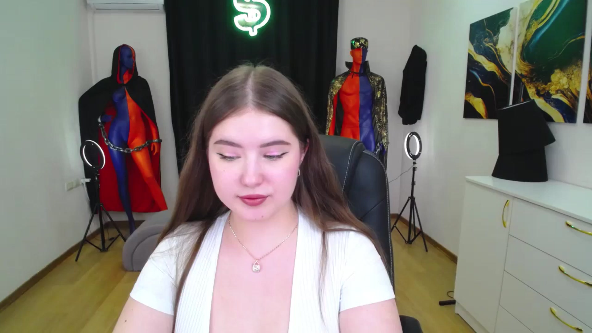 Gallery image thumbnail from AdmireMyEyes's myfreecams stream on, 11/28/2024, 19:15 image 16 of 20
