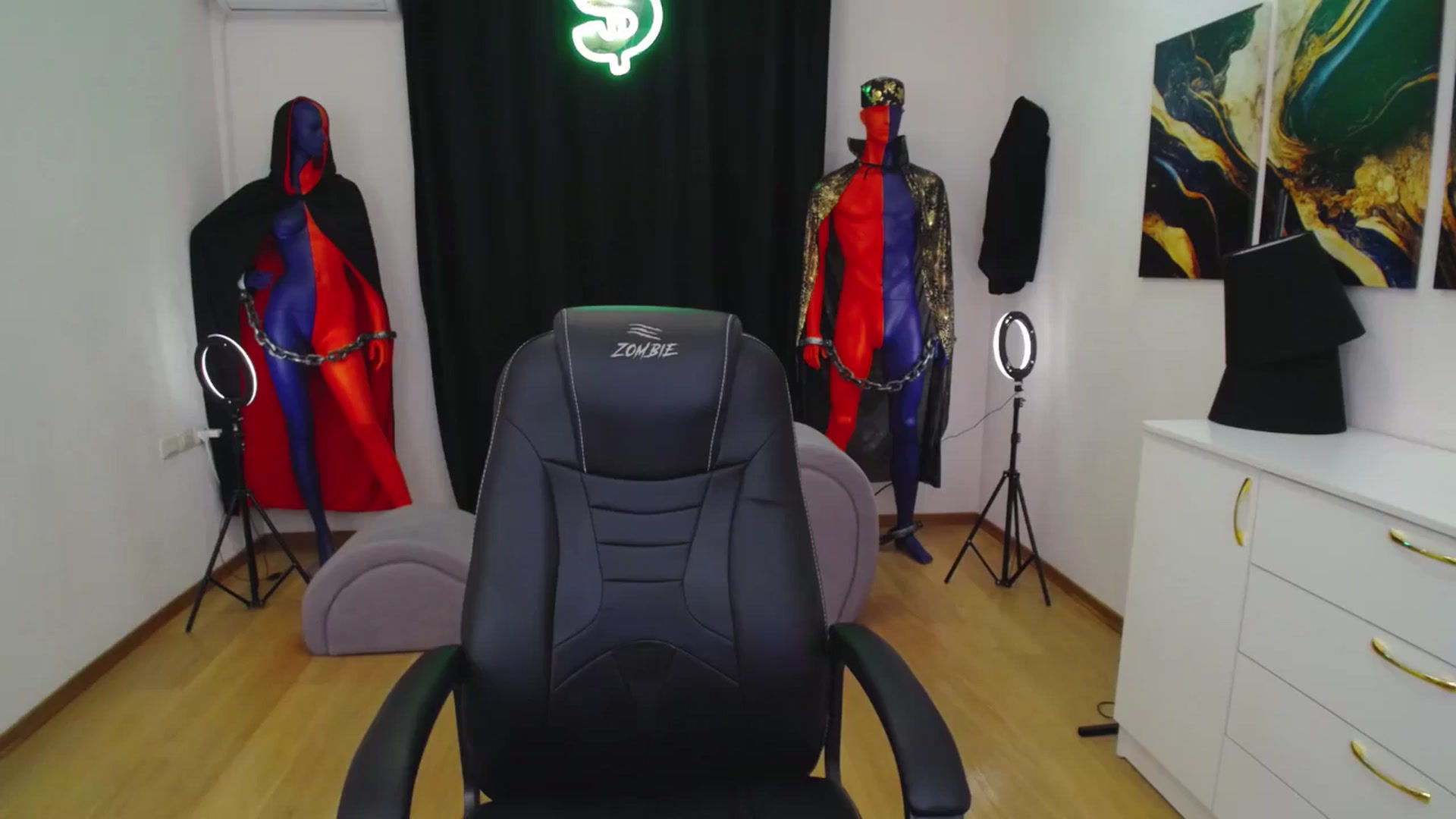 Gallery image thumbnail from AdmireMyEyes's myfreecams stream on, 11/28/2024, 19:15 image 4 of 20