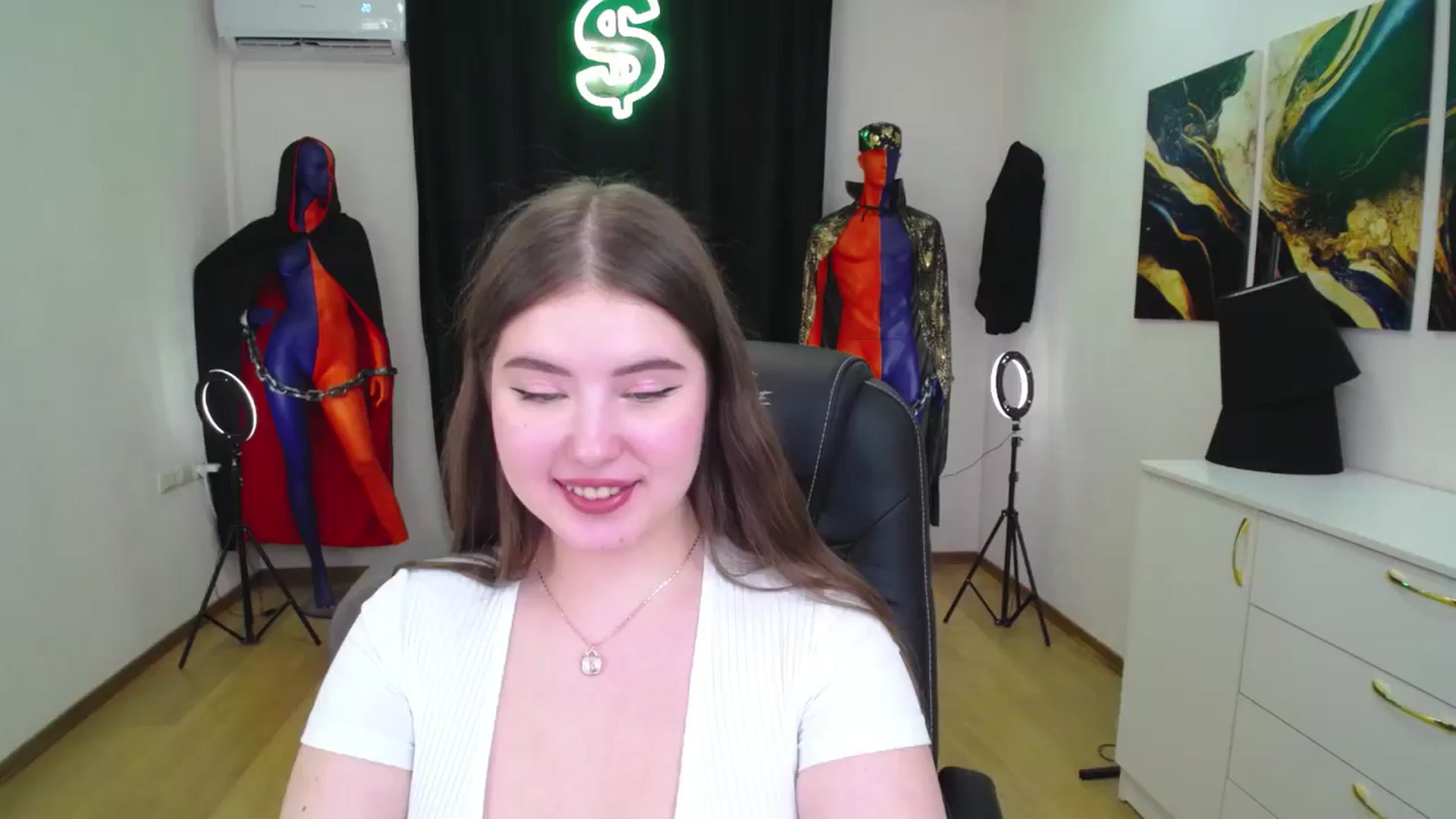 Gallery image thumbnail from AdmireMyEyes's myfreecams stream on, 11/28/2024, 21:44 image 6 of 20