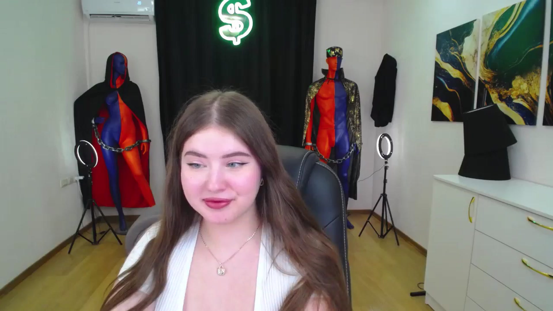 Gallery image thumbnail from AdmireMyEyes's myfreecams stream on, 11/28/2024, 21:44 image 14 of 20
