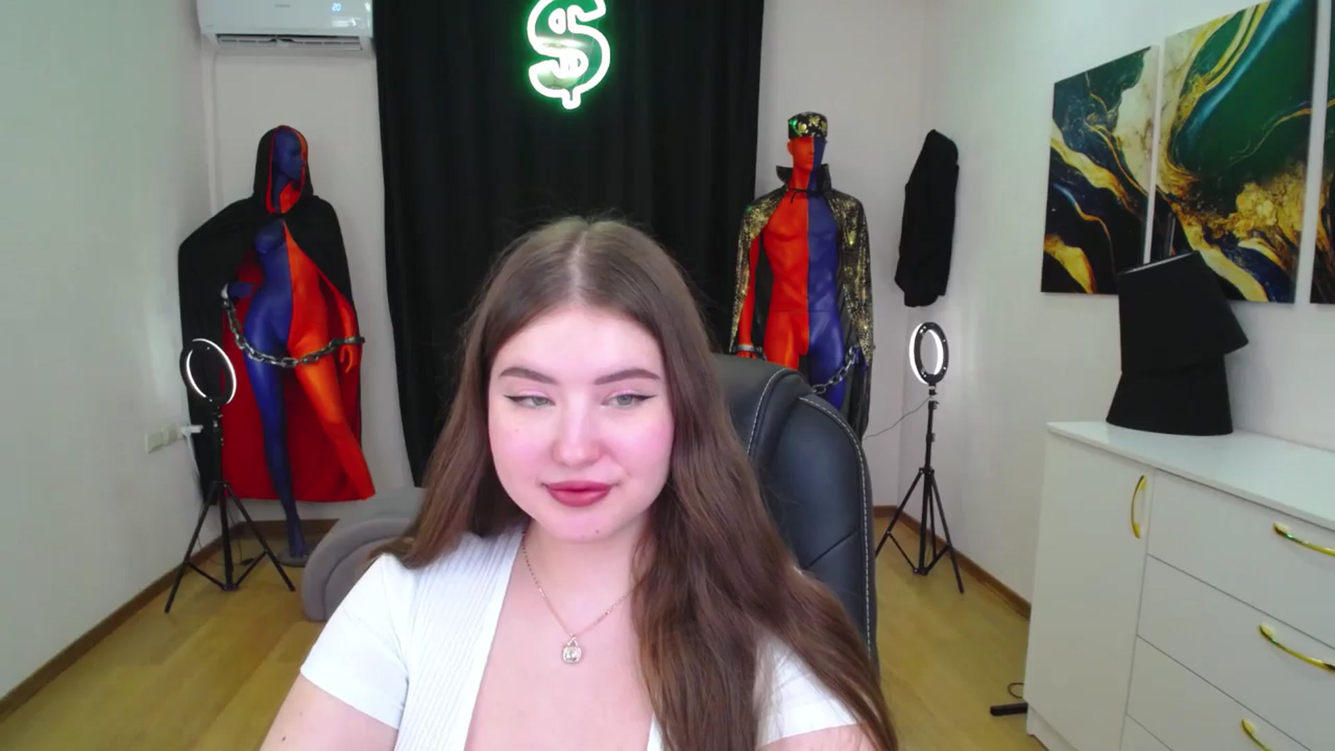 Gallery image thumbnail from AdmireMyEyes's myfreecams stream on, 11/28/2024, 21:44 image 12 of 20