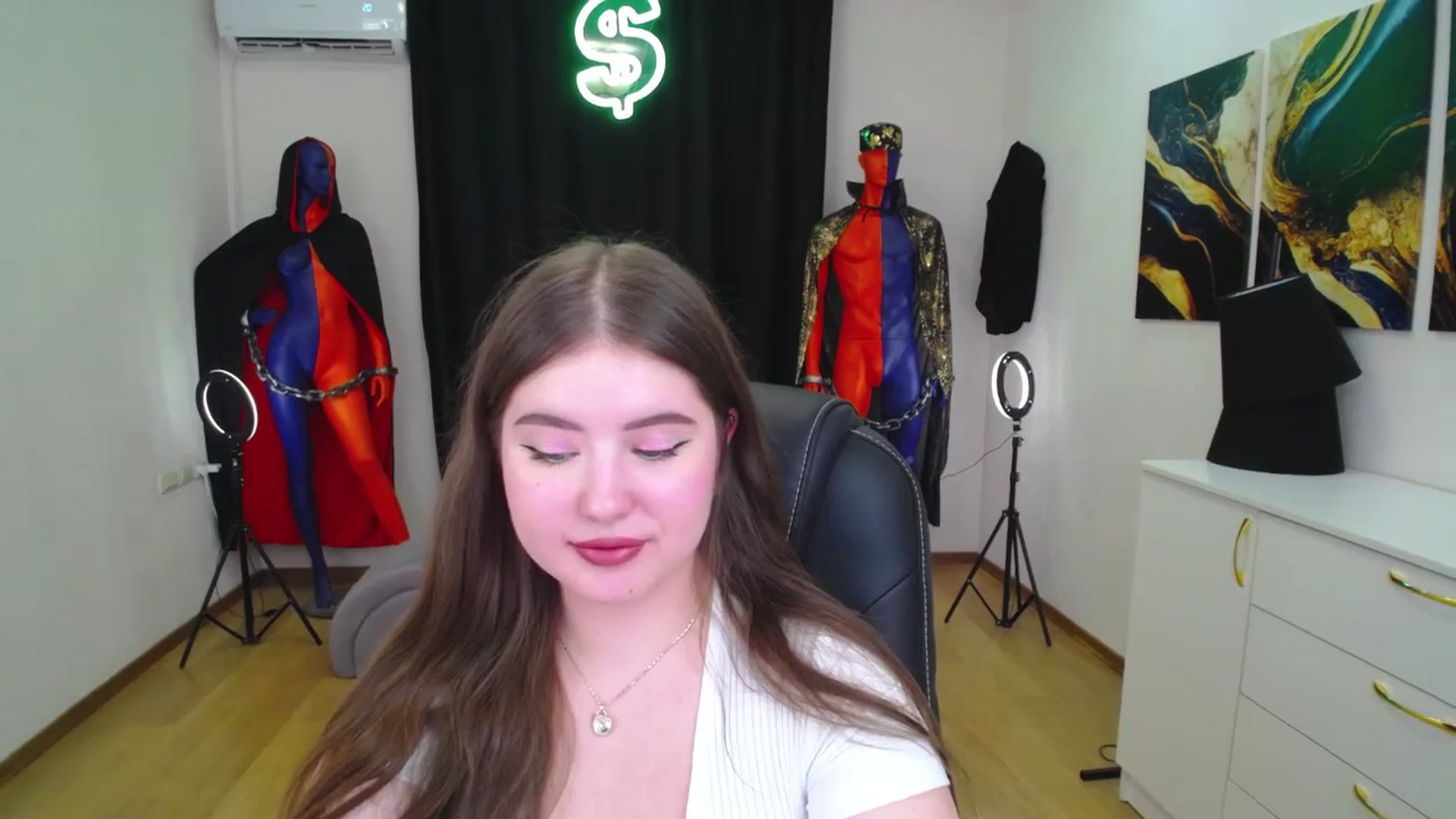 Gallery image thumbnail from AdmireMyEyes's myfreecams stream on, 11/28/2024, 21:44 image 9 of 20