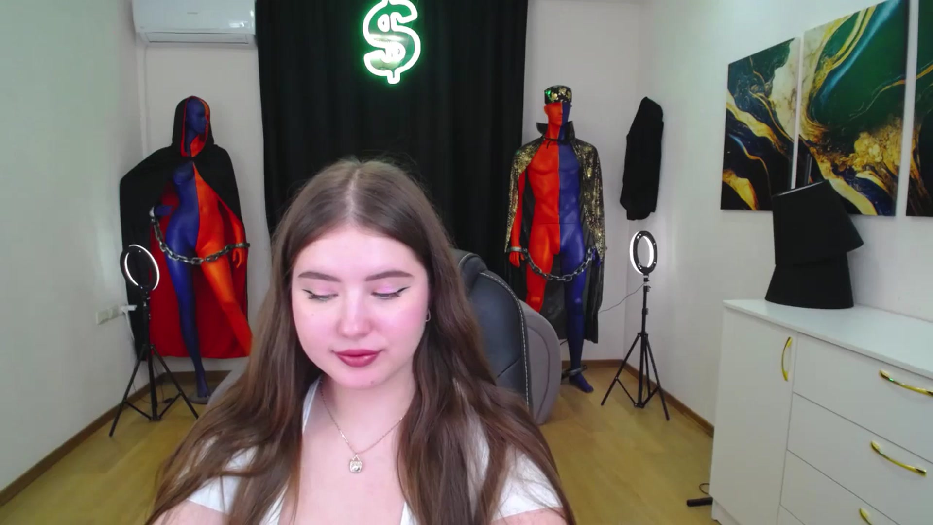 Gallery image thumbnail from AdmireMyEyes's myfreecams stream on, 11/28/2024, 23:01 image 10 of 20