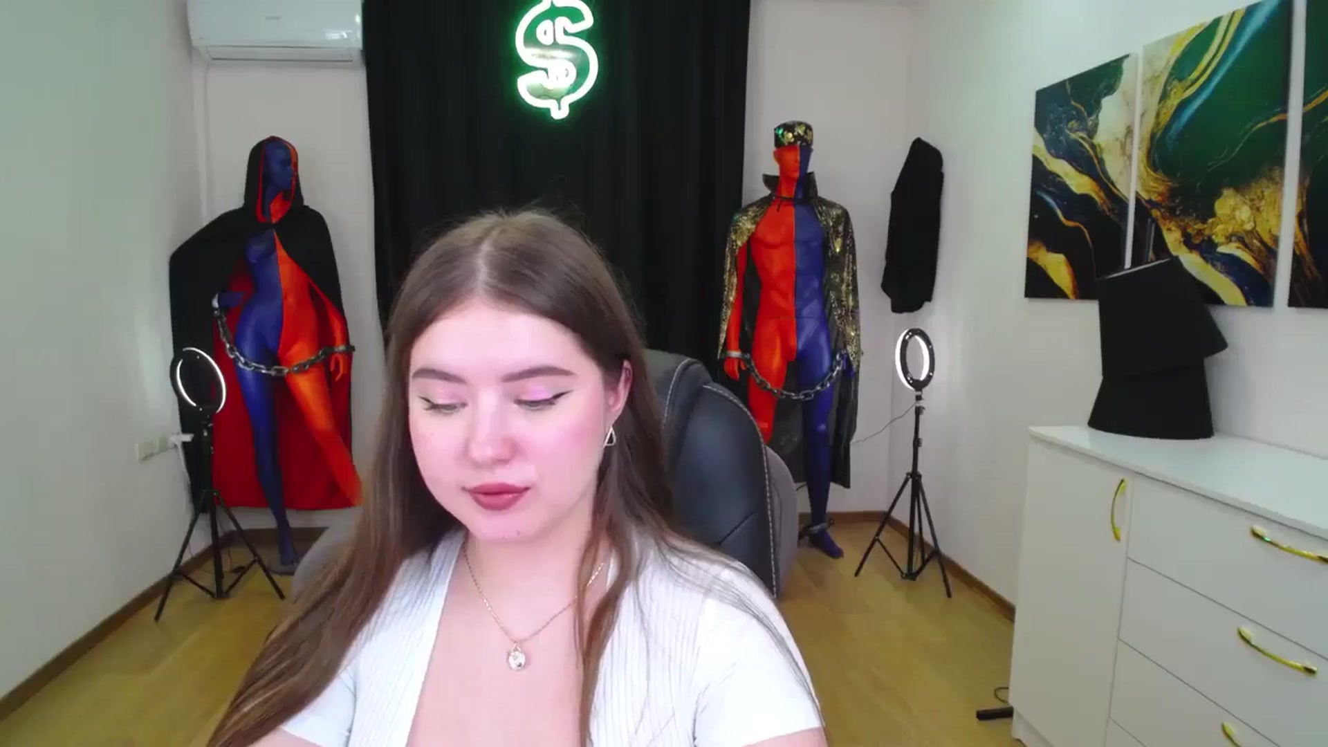 Gallery image thumbnail from AdmireMyEyes's myfreecams stream on, 11/28/2024, 23:01 image 5 of 20