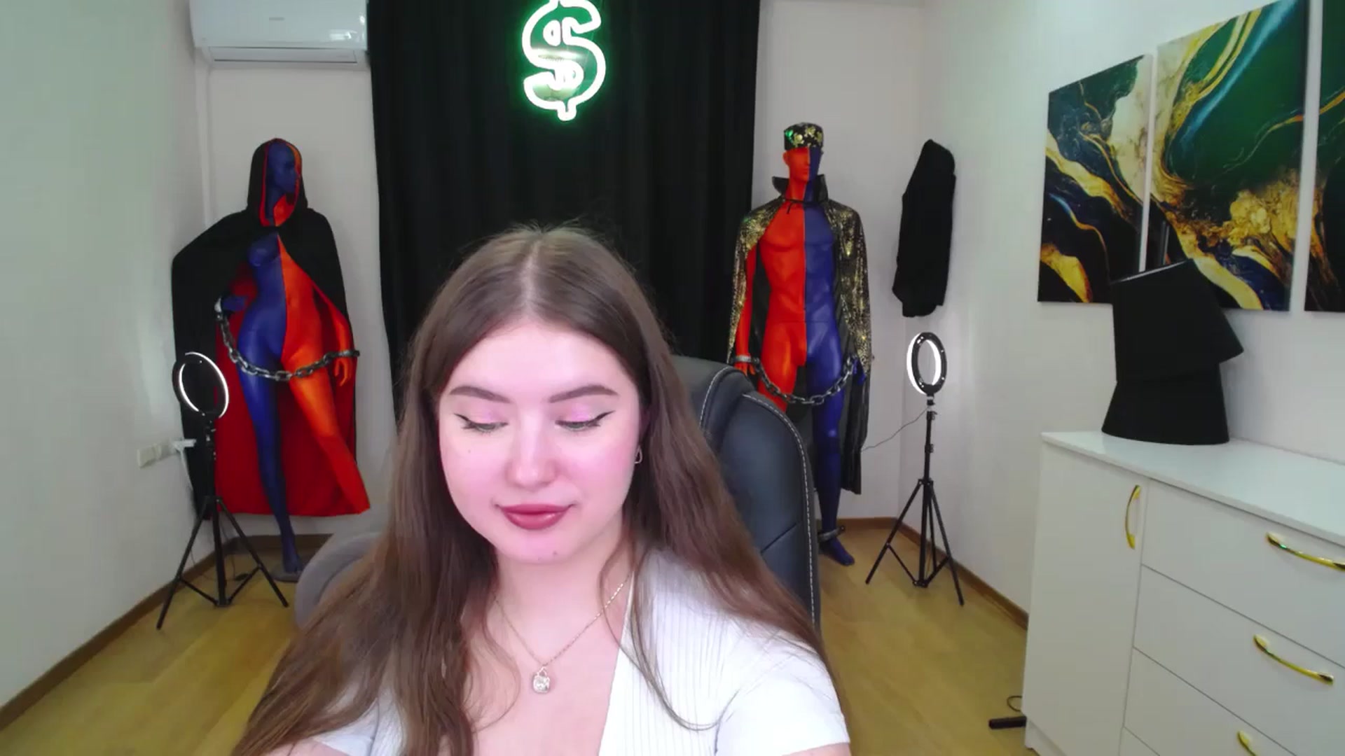 Gallery image thumbnail from AdmireMyEyes's myfreecams stream on, 11/28/2024, 23:01 image 3 of 20